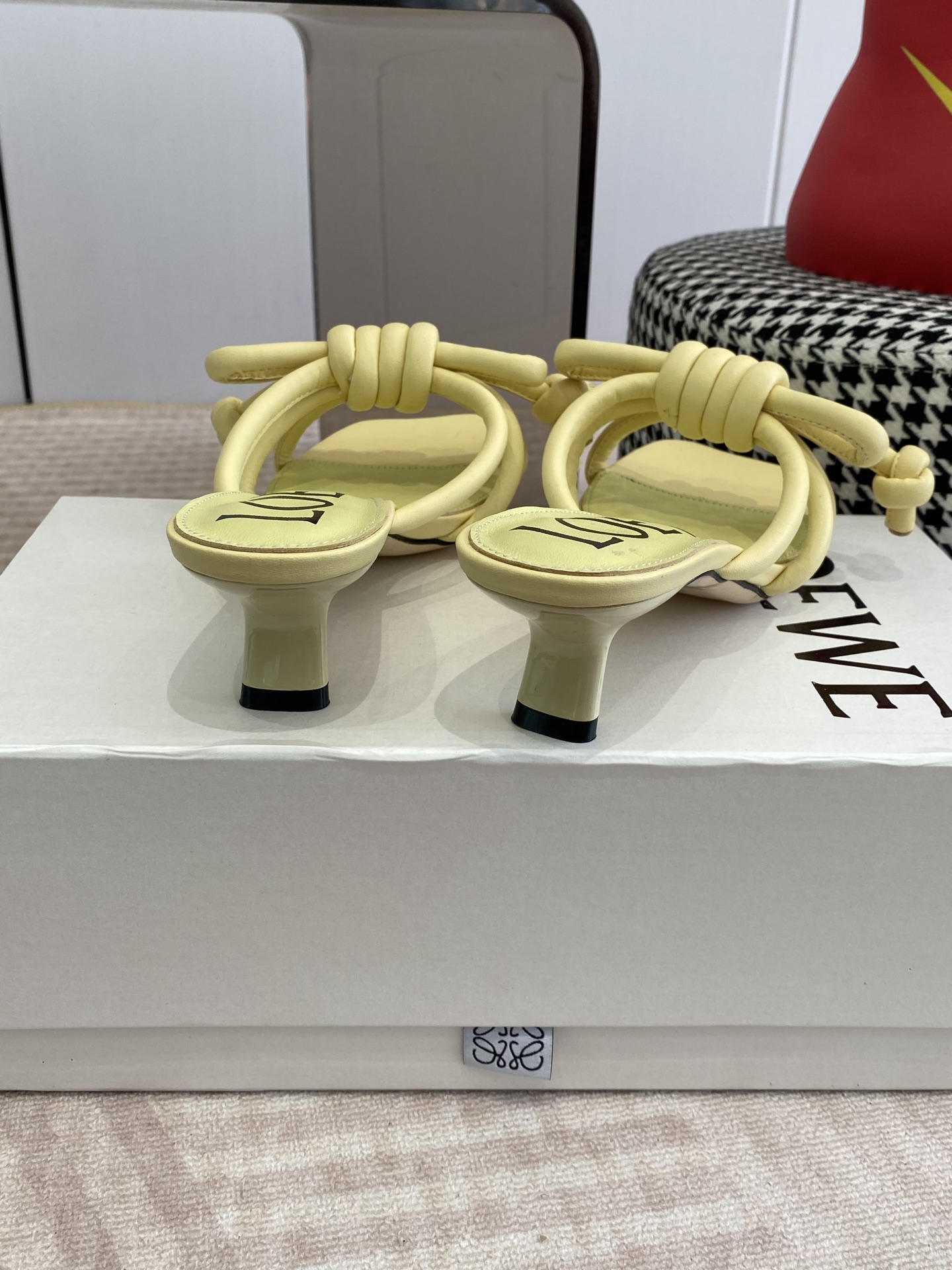 Loewe LOEWE/罗意威2026ss/ 新品 风小高跟沙滩拖鞋～小红书、外网火