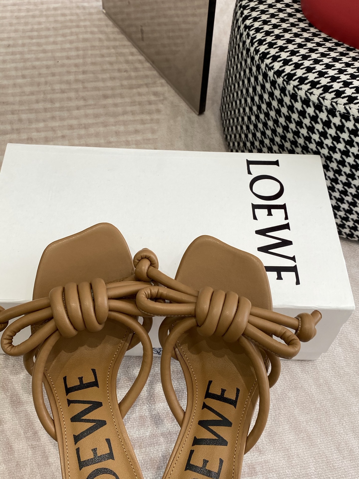 Loewe LOEWE/罗意威2026ss/ 新品 风小高跟沙滩拖鞋～小红书、外网火
