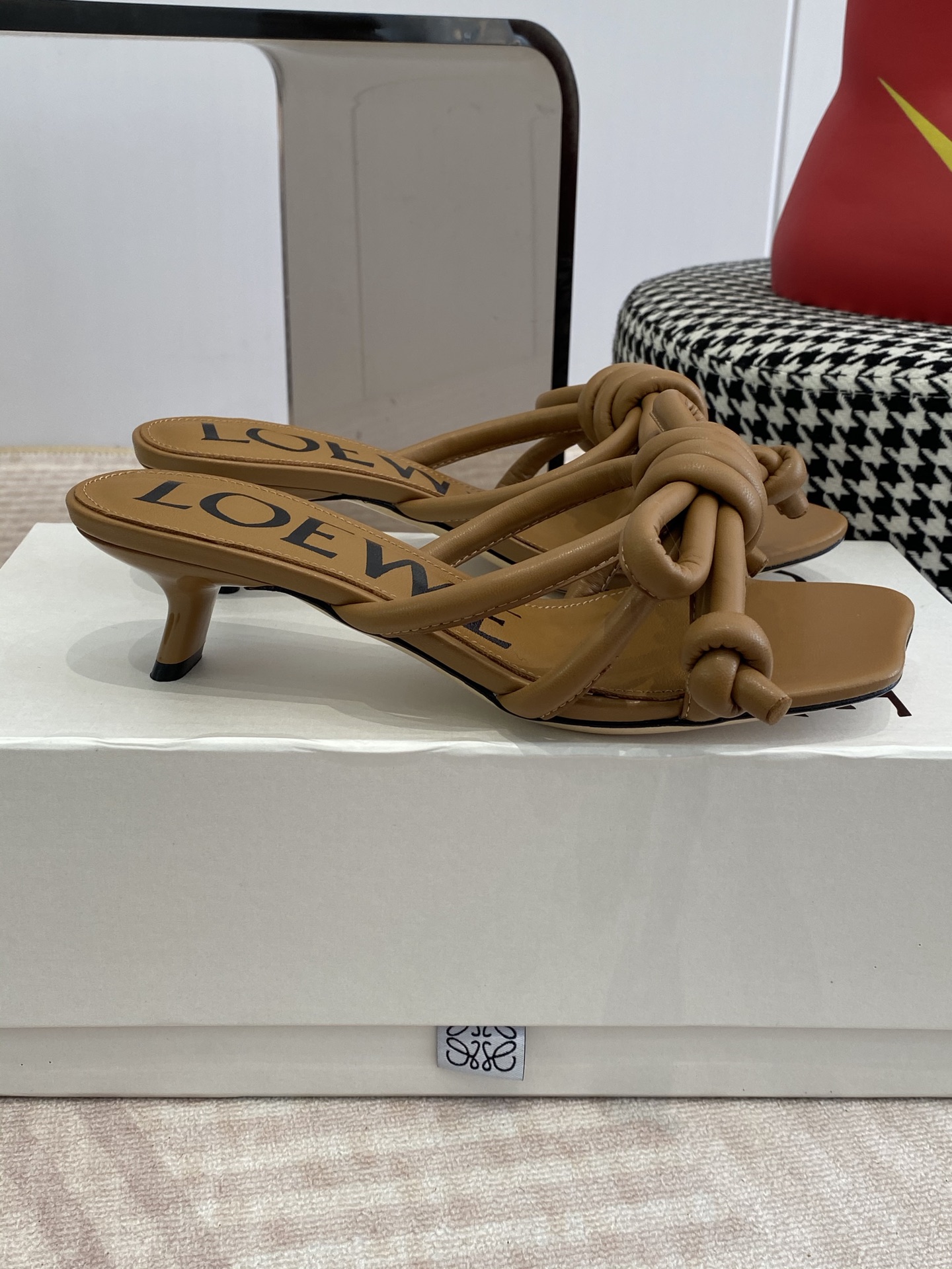 Loewe LOEWE/罗意威2026ss/ 新品 风小高跟沙滩拖鞋～小红书、外网火