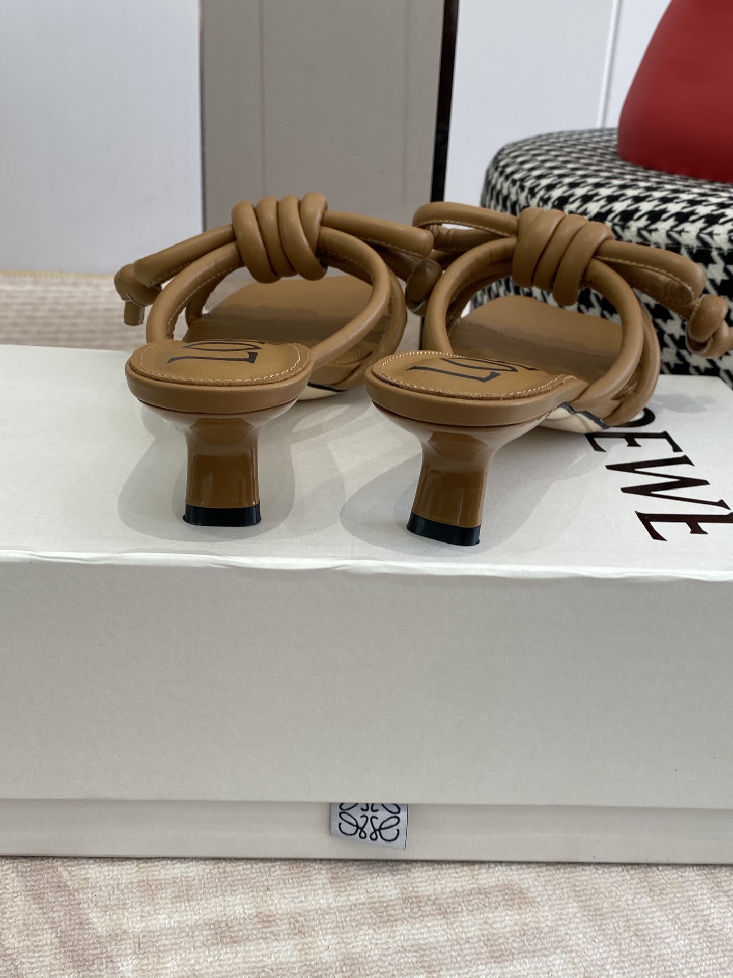 Loewe LOEWE/罗意威2026ss/ 新品 风小高跟沙滩拖鞋～小红书、外网火
