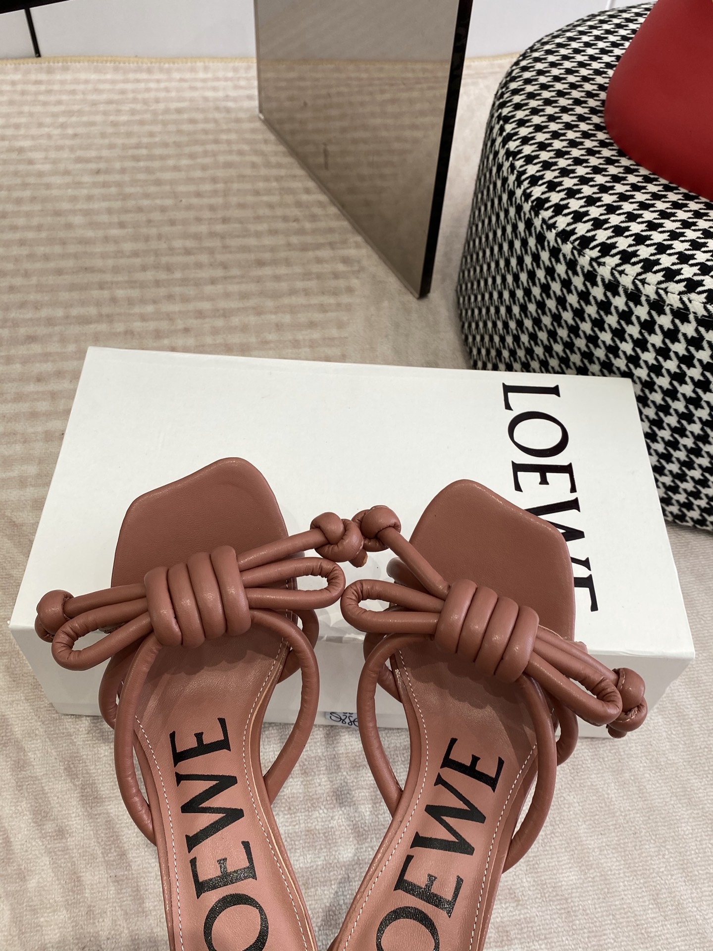 Loewe LOEWE/罗意威2026ss/ 新品 风小高跟沙滩拖鞋～小红书、外网火