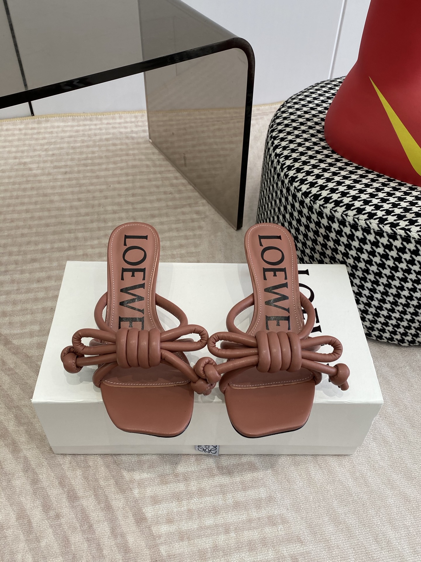 Loewe LOEWE/罗意威2026ss/ 新品 风小高跟沙滩拖鞋～小红书、外网火