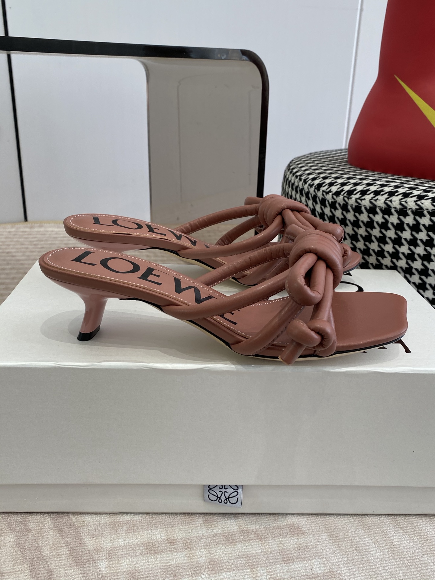 Loewe LOEWE/罗意威2026ss/ 新品 风小高跟沙滩拖鞋～小红书、外网火