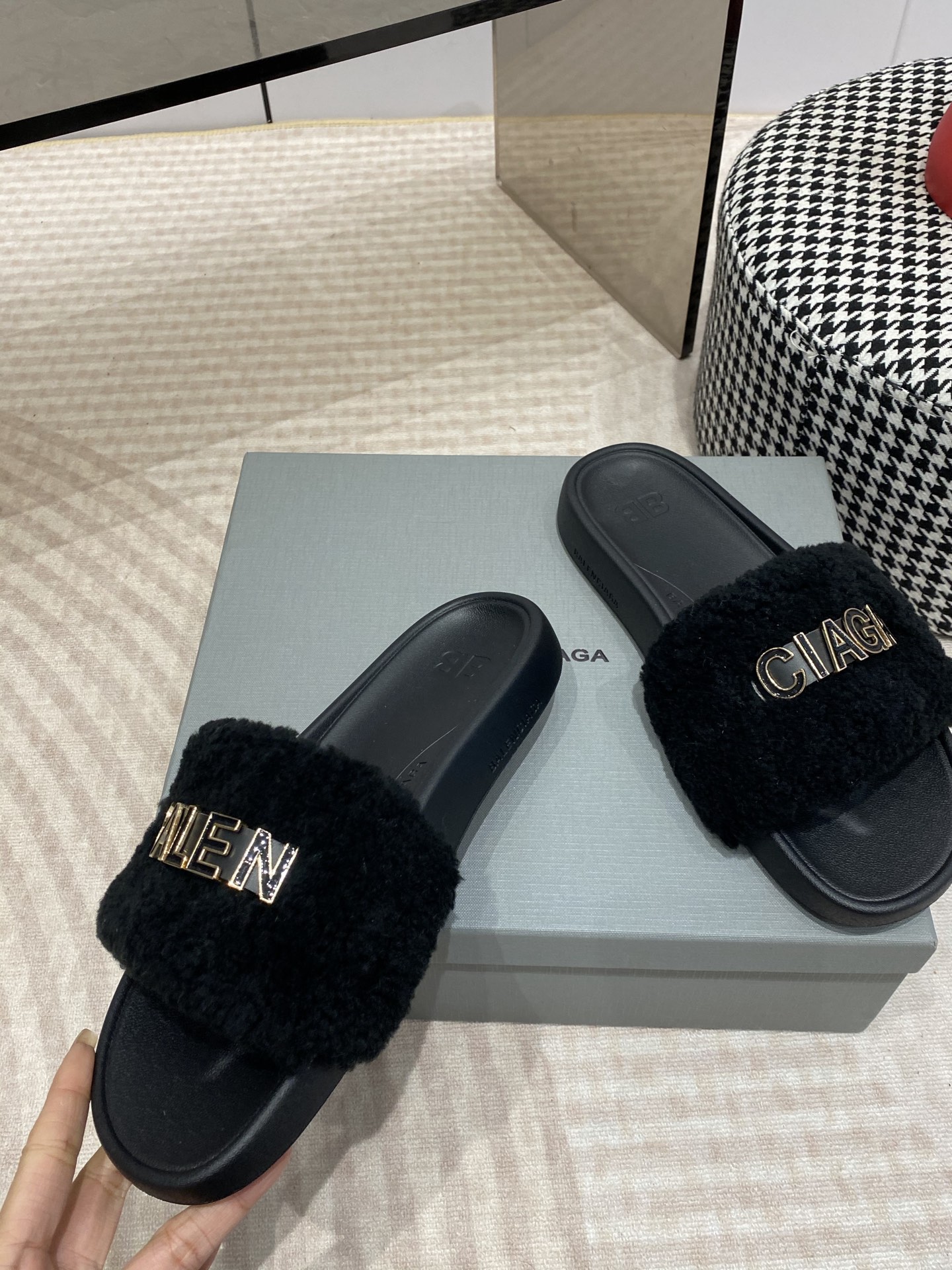 Balenciaga BALENCIAGA26ss 春夏沙滩拖鞋 系列 国内国外 断货王，找遍国内 心心念念终于到手