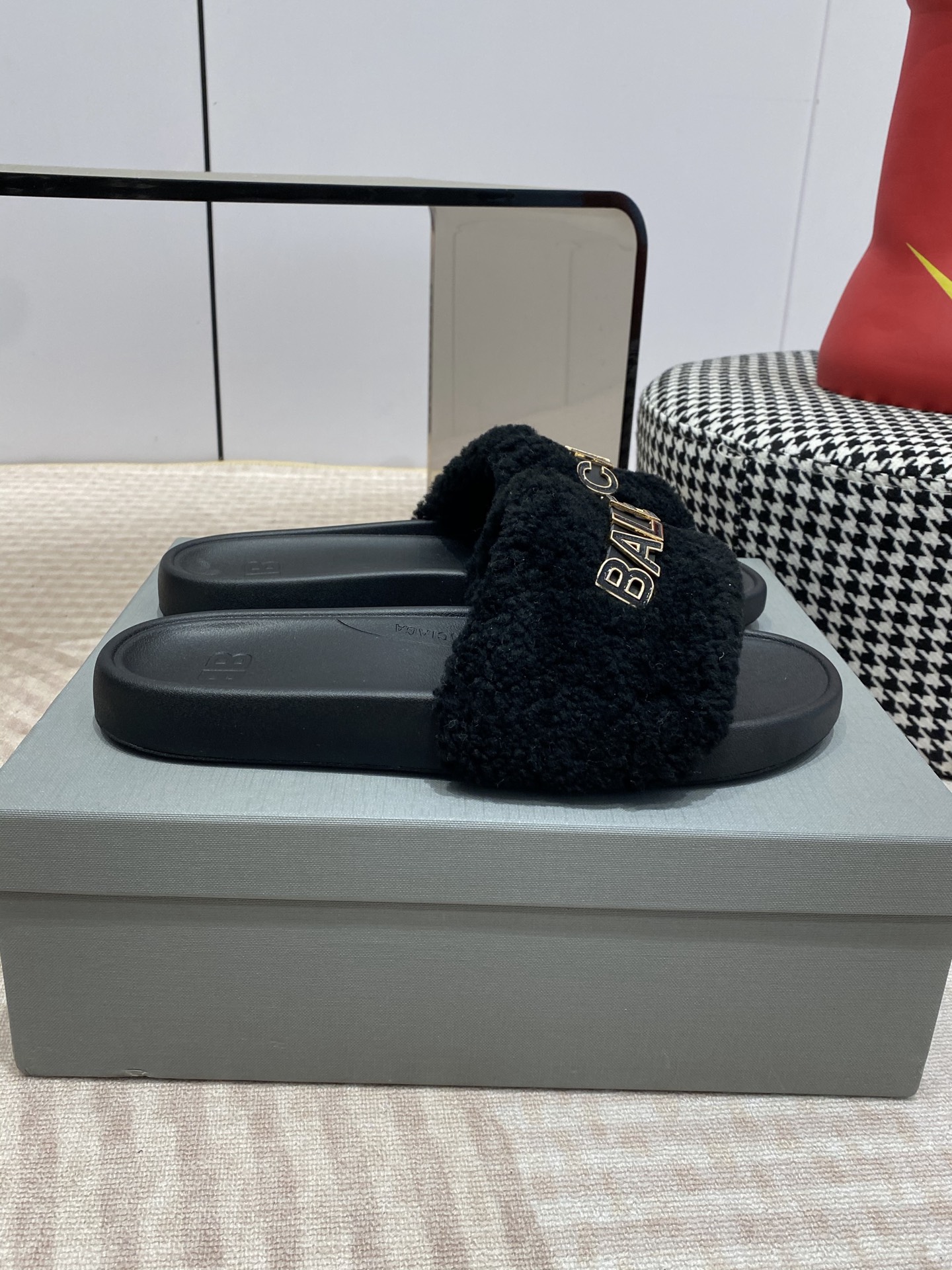 Balenciaga BALENCIAGA26ss 春夏沙滩拖鞋 系列 国内国外 断货王，找遍国内 心心念念终于到手