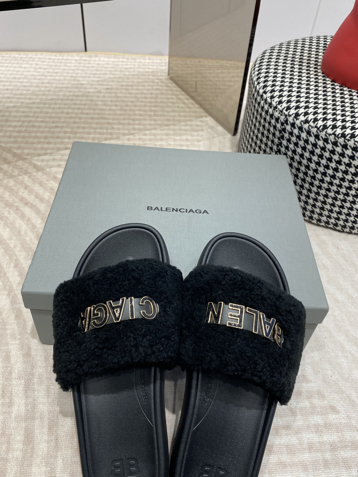 Balenciaga BALENCIAGA26ss 春夏沙滩拖鞋 系列 国内国外 断货王，找遍国内 心心念念终于到手