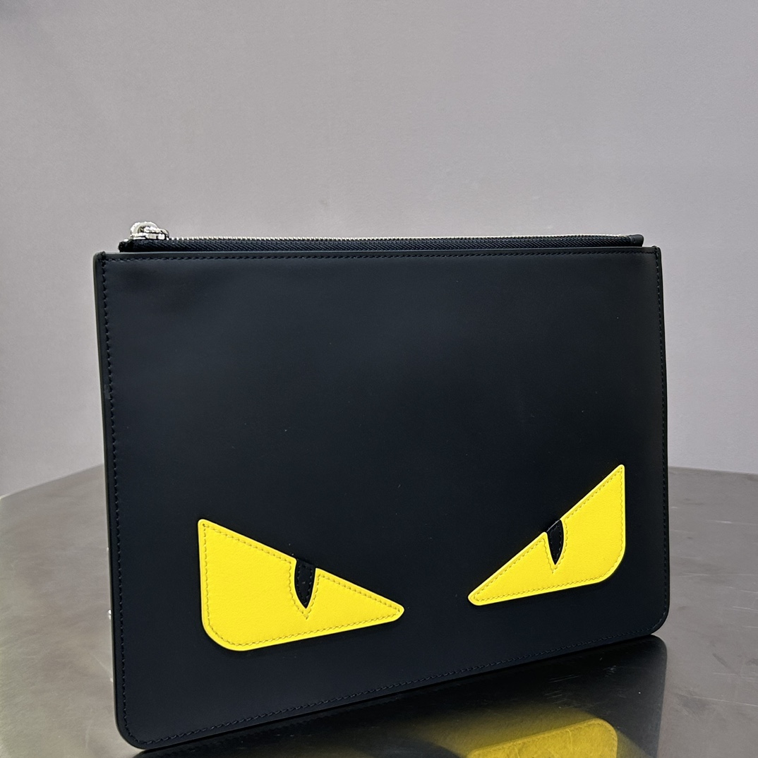 Original Fendi, 100% first-layer cowhide, matching presbyopic fabric, clean and tidy workmanship reflects the care of every step, can be formal o
