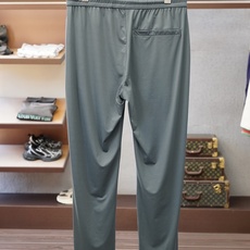 新品速干套装Kiton奇顿、/套2026春夏新品男士休闲套装,简约大气又自带高级质感。上衣为经典翻领短袖 新品速干套装Kiton奇顿、/套2026春夏新品男士休闲套装,简约大气又自带高级质感。上衣为经典翻领短袖