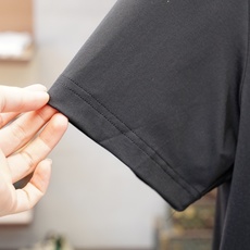新品速干套装Kiton奇顿、/套2026春夏新品男士休闲套装,简约大气又自带高级质感。上衣为经典翻领短袖 新品速干套装Kiton奇顿、/套2026春夏新品男士休闲套装,简约大气又自带高级质感。上衣为经典翻领短袖