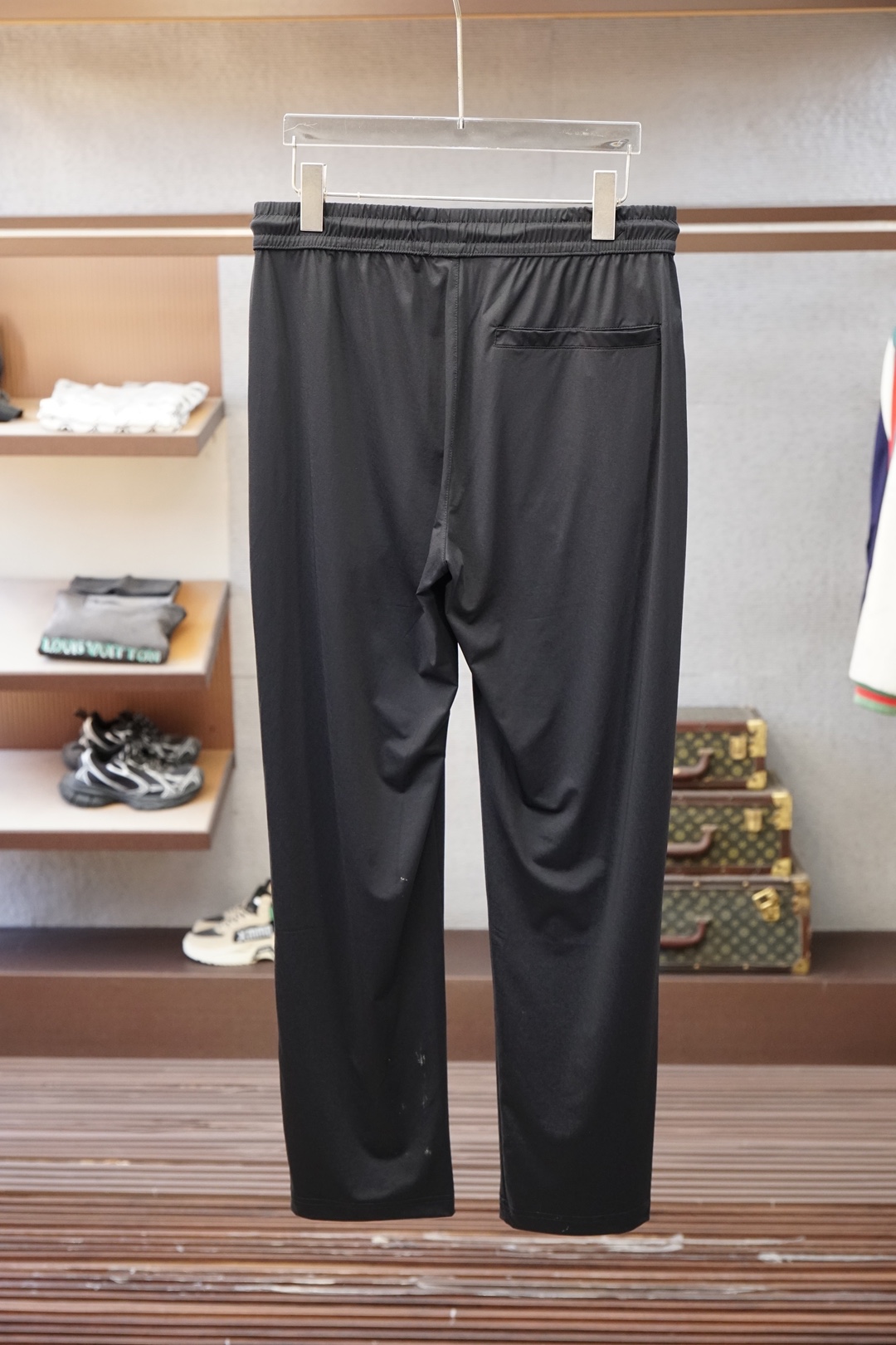 新品速干套装Kiton奇顿、/套2026春夏新品男士休闲套装，简约大气又自带高级质感。上衣为经典翻领短袖