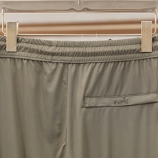 新品H爱马仕速干套装、一套/套2026春夏男士休闲套装全新登场,以极简高级感重塑日常穿搭美学。色调柔和雅 新品H爱马仕速干套装、一套/套2026春夏男士休闲套装全新登场,以极简高级感重塑日常穿搭美学。色调柔和雅