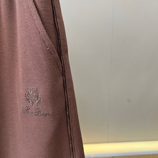 新品Lor* Piana套装春夏新款,一套不拆/套 2026男士经典刺绣徽标基础款纯色圆领短袖T恤衫+工装抽绳短裤套装! 新品Lor* Piana套装春夏新款,一套不拆/套 2026男士经典刺绣徽标基础款纯色圆领短袖T恤衫+工装抽绳短裤套装!