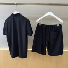 新品Lor* Piana套装春夏新款,一套不拆/套 2026男士经典刺绣徽标基础款纯色圆领短袖T恤衫+工装抽绳短裤套装! 新品Lor* Piana套装春夏新款,一套不拆/套 2026男士经典刺绣徽标基础款纯色圆领短袖T恤衫+工装抽绳短裤套装!