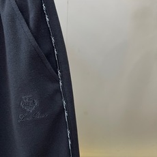 新品Lor* Piana套装春夏新款,一套不拆/套 2026男士经典刺绣徽标基础款纯色圆领短袖T恤衫+工装抽绳短裤套装! 新品Lor* Piana套装春夏新款,一套不拆/套 2026男士经典刺绣徽标基础款纯色圆领短袖T恤衫+工装抽绳短裤套装!