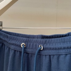 新品Prada套装一套不拆 /套 2026SS夏季新款,男士经典拉链口袋三角标徽章装饰商务休闲短袖POLO衫+抽绳短裤 新品Prada套装一套不拆 /套 2026SS夏季新款,男士经典拉链口袋三角标徽章装饰商务休闲短袖POLO衫+抽绳短裤