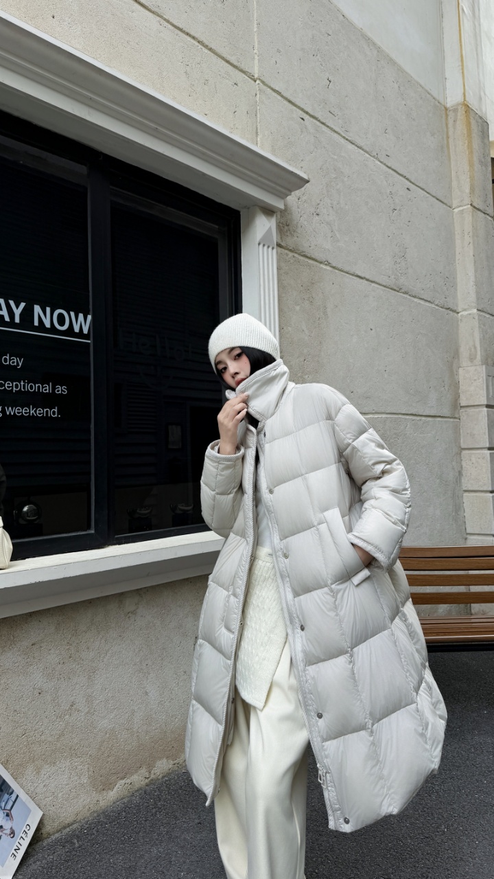 💰505
🔥🔥爆款羽绒服  四色SM  90白鸭绒
  款号：LLA105