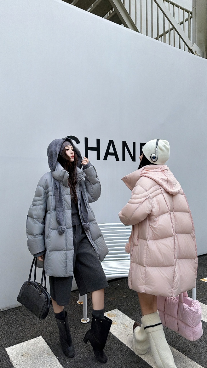 💰560
🔥🔥爆款羽绒服  五色SM  90白鸭绒
 款号：LLA106
黑，米，灰，粉，咖SM