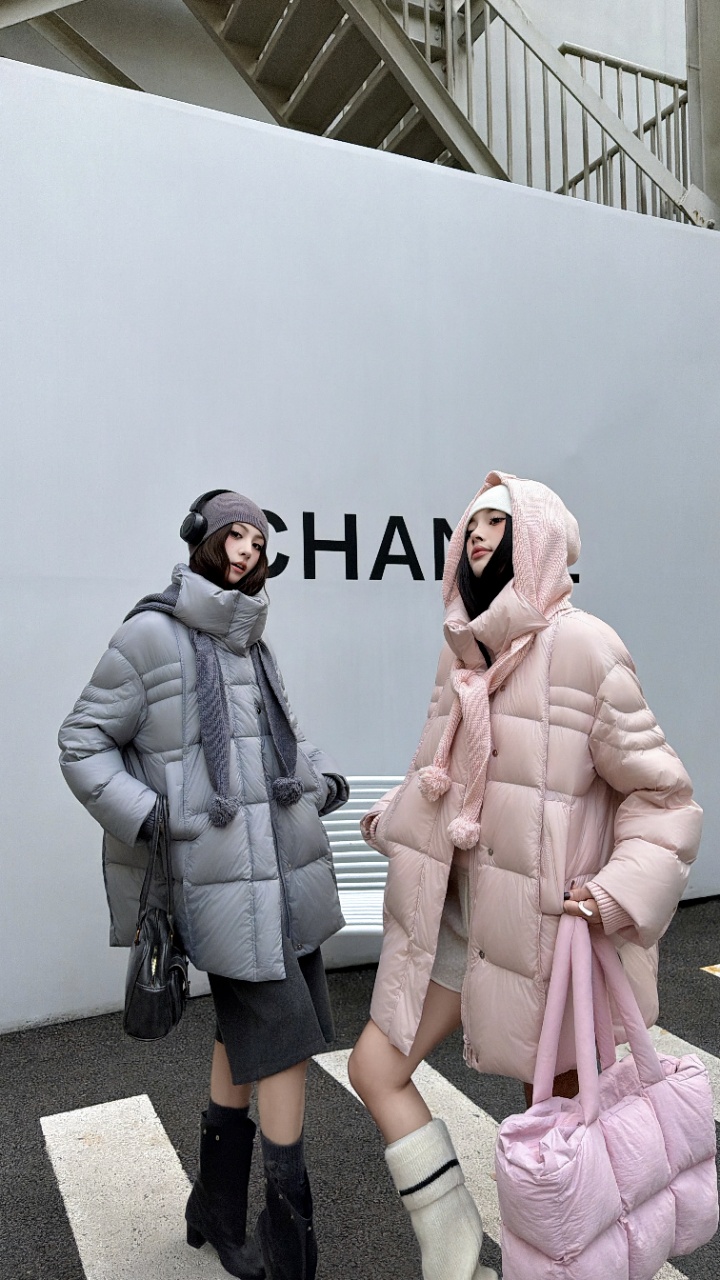 💰560
🔥🔥爆款羽绒服  五色SM  90白鸭绒
 款号：LLA106
黑，米，灰，粉，咖SM