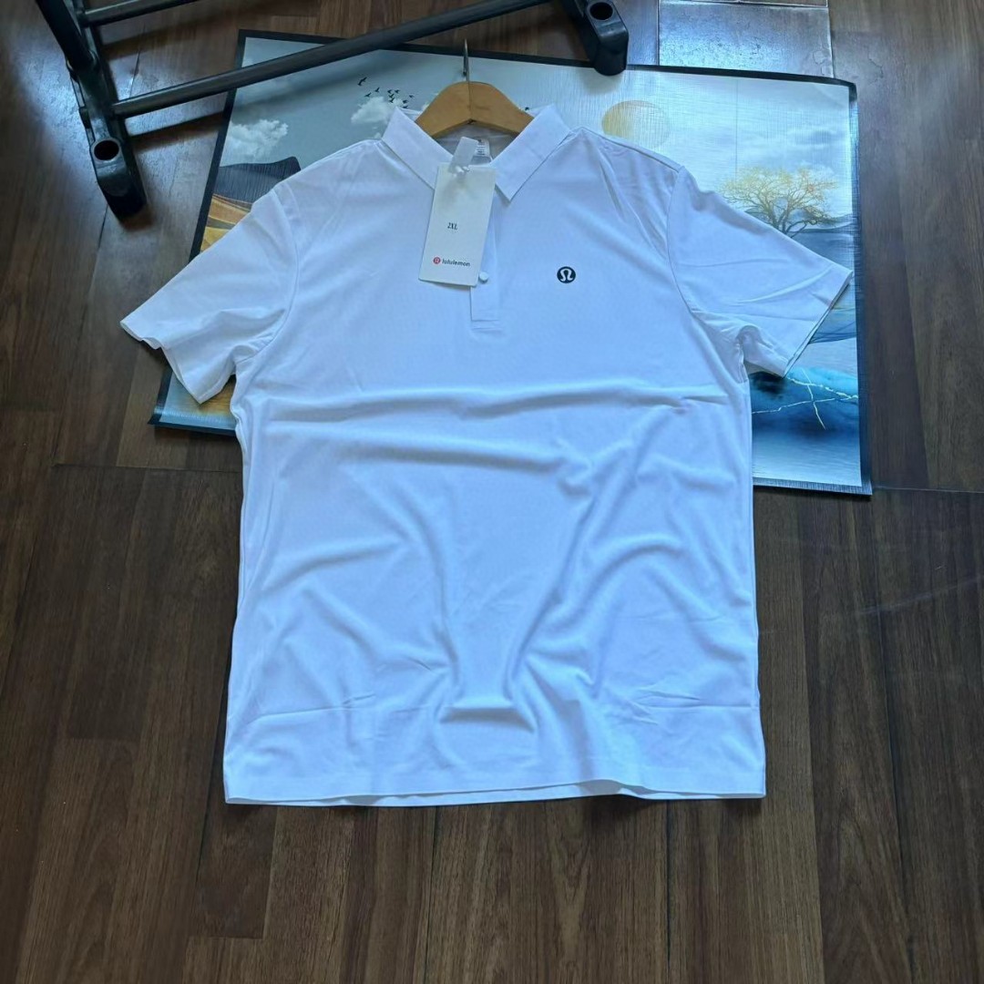 💰70
lululemon/露露经典基础款翻领胸标小logo冰丝无痕polo短袖T恤,五色可选,夏季POLO衫短袖,商务休闲简约风,上身帅气百搭,夏季必备百搭奢潮单品
高端定制冰丝无痕面料 ,穿着舒适、冰爽丝滑透气 、 胸前经典简约小logo设计,翻领纽扣设计,百搭商务休闲款,潮男必备单品 ,上身帅气百搭,做工精致,细节到位,诚意满满
🏊🏻非常适合当季的款,上身百搭不挑人,玩转你的潮流,期待你我共同的驾驭🌞
颜色,黑色,白色,浅灰色,雾霾蓝,深灰色
尺码表:
衣长 胸围 肩宽 袖长 推荐身高体重
M 65 100 43 65 ,适合身高160到165,体重85-105斤
L 67 104 45 67 ,适合身165到170,体重105-125斤
XL 69 108 46 69 ,适合身高170到175,体重125-140斤
2XL 71 112 48 71 ,适合身高175到180,体重140-155斤
3XL 73 116 50 73 适合身高180到185,体重155-170斤
4XL 75 120 51 75 适合身高185到190,体重170-185斤
5XL 77 124 52 77 适合身高185到195,体重185到205斤