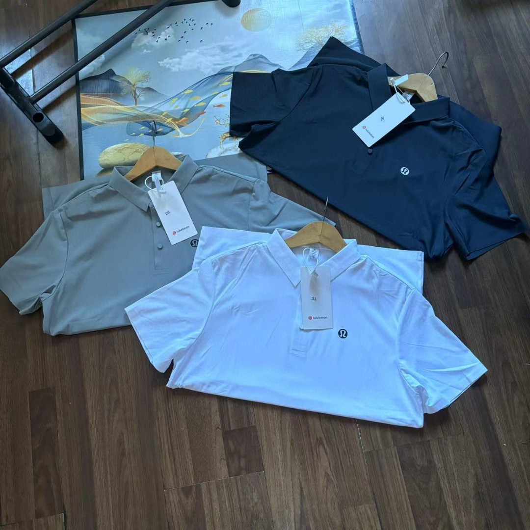 💰70
lululemon/露露经典基础款翻领胸标小logo冰丝无痕polo短袖T恤,五色可选,夏季POLO衫短袖,商务休闲简约风,上身帅气百搭,夏季必备百搭奢潮单品
高端定制冰丝无痕面料 ,穿着舒适、冰爽丝滑透气 、 胸前经典简约小logo设计,翻领纽扣设计,百搭商务休闲款,潮男必备单品 ,上身帅气百搭,做工精致,细节到位,诚意满满
🏊🏻非常适合当季的款,上身百搭不挑人,玩转你的潮流,期待你我共同的驾驭🌞
颜色,黑色,白色,浅灰色,雾霾蓝,深灰色
尺码表:
衣长 胸围 肩宽 袖长 推荐身高体重
M 65 100 43 65 ,适合身高160到165,体重85-105斤
L 67 104 45 67 ,适合身165到170,体重105-125斤
XL 69 108 46 69 ,适合身高170到175,体重125-140斤
2XL 71 112 48 71 ,适合身高175到180,体重140-155斤
3XL 73 116 50 73 适合身高180到185,体重155-170斤
4XL 75 120 51 75 适合身高185到190,体重170-185斤
5XL 77 124 52 77 适合身高185到195,体重185到205斤