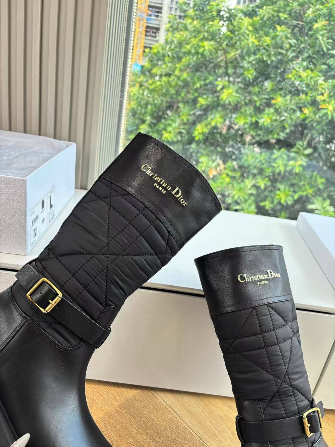 NO:493659,Miss Dior WYSIWYG Dior CD 2025 Autumn and Winter Boots Miss Dior CD2025 Autumn and Winter Latest Color High-Customized Poster D-Major Electric Embroidery Color Block Letter Logo Round toe Mid-Carded Graffiti Women's Boots and Knight Boots Fabric Original Cowhide Inner Sole Open Sole Size 35-41, Boots, Dior, Dior, Boots, cowhide19860909出 Miss Dior 所见即所得迪奥 CD 2025秋冬长靴Miss Dior 迪奥 CD2025秋冬最新色高定海报款D-Major电绣拼色字母logo 圆头中筒涂鸦女靴脚骑士靴 面料原版牛皮 内里原版内里 鞋底开模鞋底 尺码35-41,靴子,dior,dior,boots,cowhide,Women's Shoes