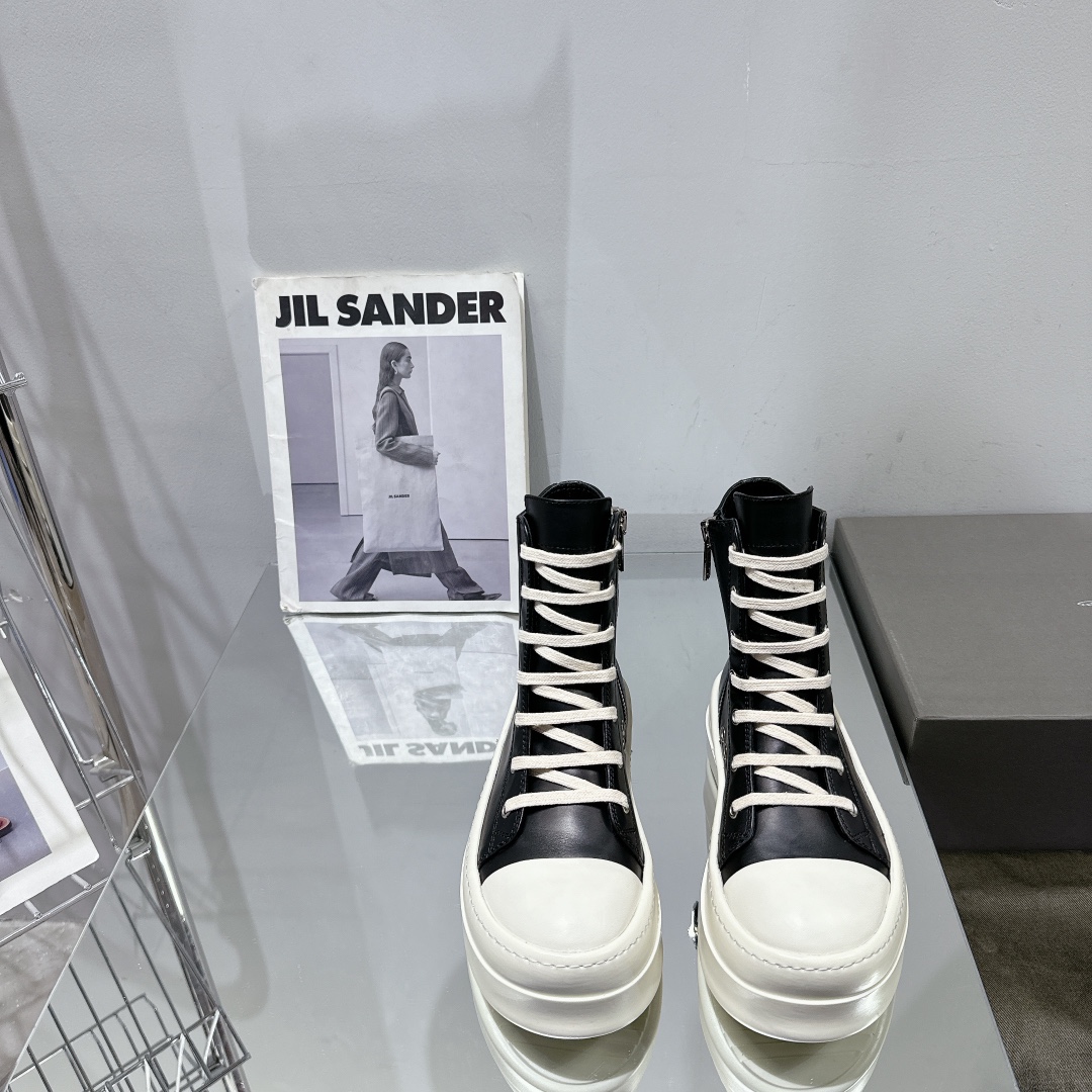 NO:243751,Men's 10 RO Owens Rickowens Main line Watermelon head high-top thick-soled style Imported water dyed cowhide material, and the spacing between needles are ultimately restored!  The texture is delicate and invincible, and the touch of luxury goods!  Cowhide inner, outsole, TPU milky sole, Owens' classic style, elegant and timeless, new shoe king in the second half of the year, diverse outfits and trendy styles. Size 35-45, casual shoes/sports shoes, sneakers, cowhide19860909男10 RO欧文斯Rickowens 主线 西瓜头高帮厚底款式 进口水染牛皮材质,和针车间距都是极致还原！ 质感细腻无敌,奢侈品的触感！ 牛皮内里 大底TPU奶香大底 欧文斯家经典版型 优雅永不过时 下半年新进鞋王,多样性穿搭潮流爆款. 尺码35-45,休闲鞋/运动鞋,sneakers,cowhide,Women's Shoes