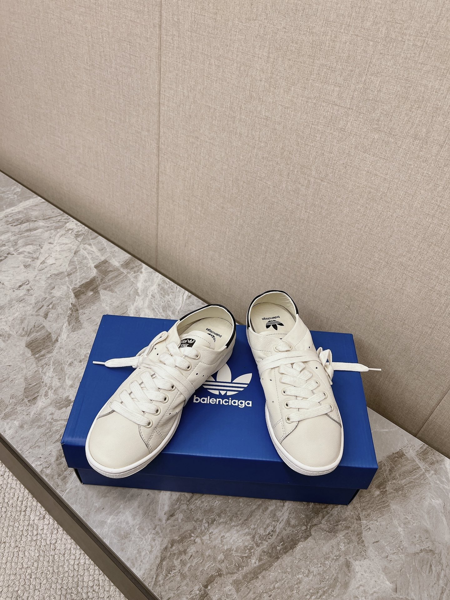 New Season Shoes: Retro Style with Green Sheep’s Face, Gel Core, and Bold Design - 图片 3