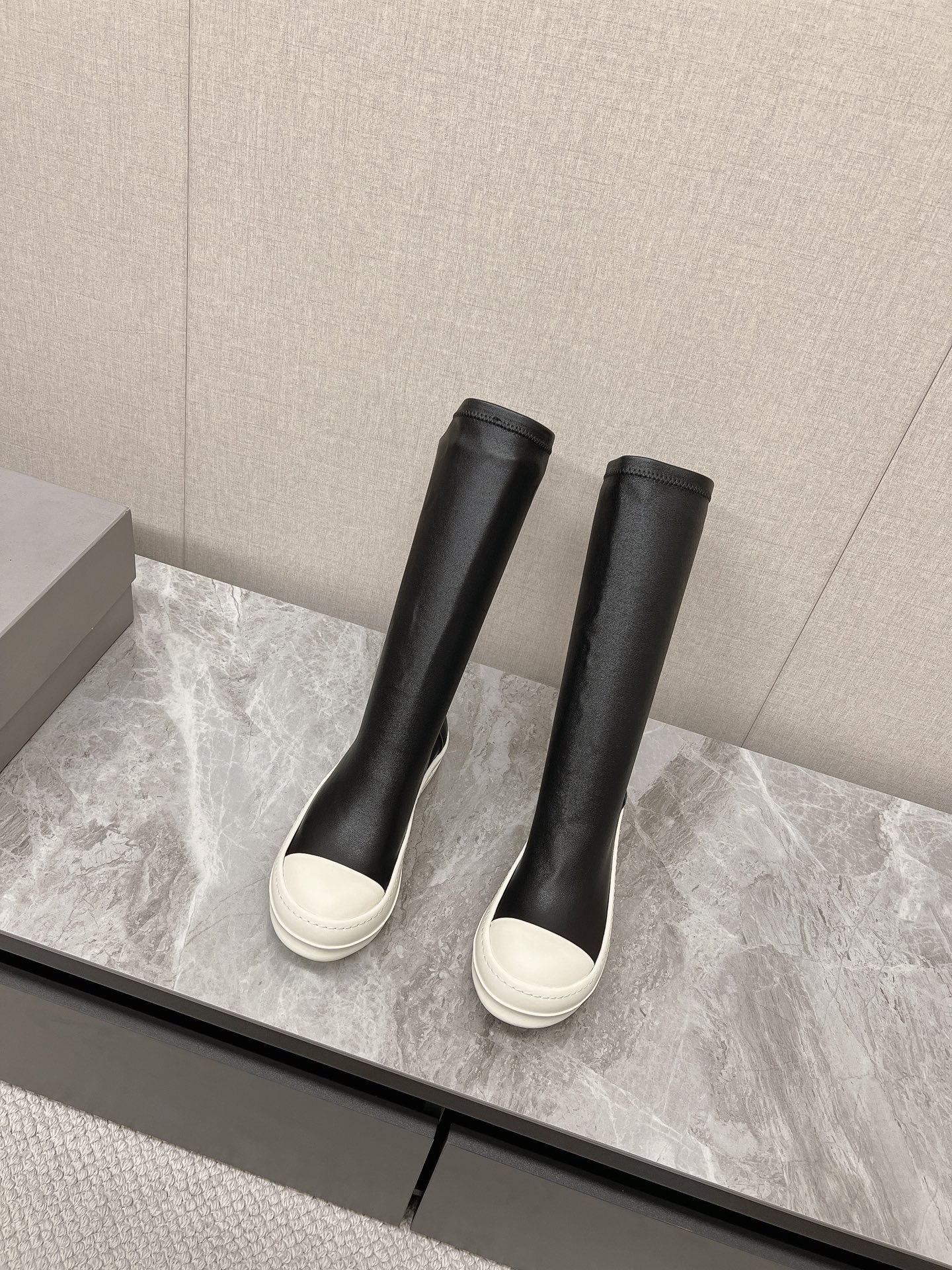 “High-Legged Rick Owens Boots: 750 Top Version for Hot Girl Style” - 图片 3