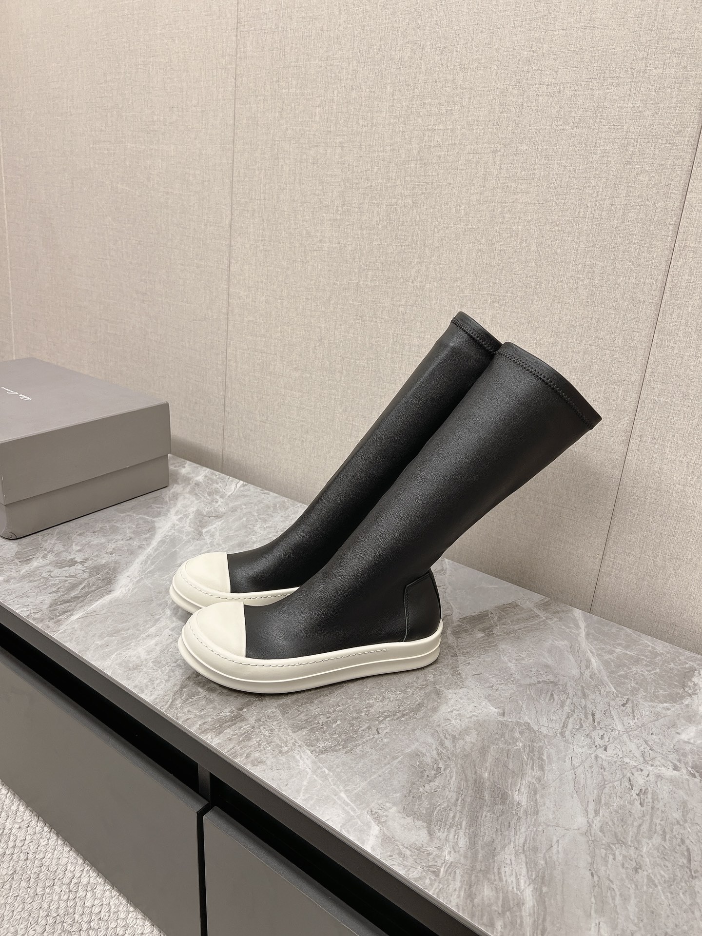 “High-Legged Rick Owens Boots: 750 Top Version for Hot Girl Style” - 图片 4