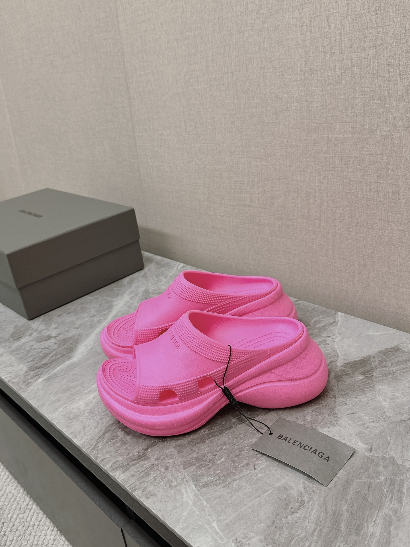 Balenciaga Women's Pool Slide Sandal - Pink Rubber Platform Summer Shoes 5 i1715514842 3517 0