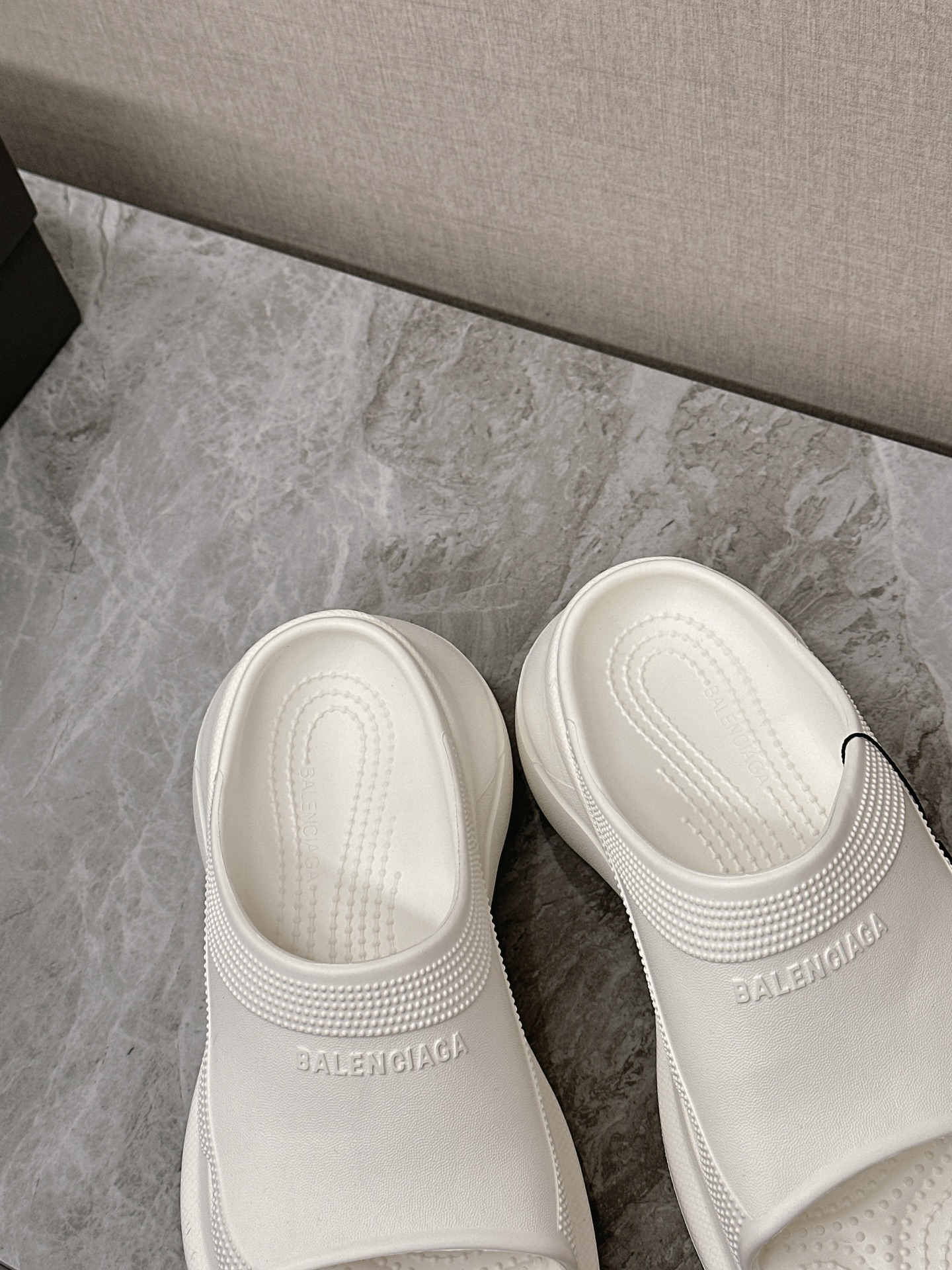 Balenciaga Women's White Rubber Pool Slides Chunky Platform Sandals 7 i1715514843 2667 0
