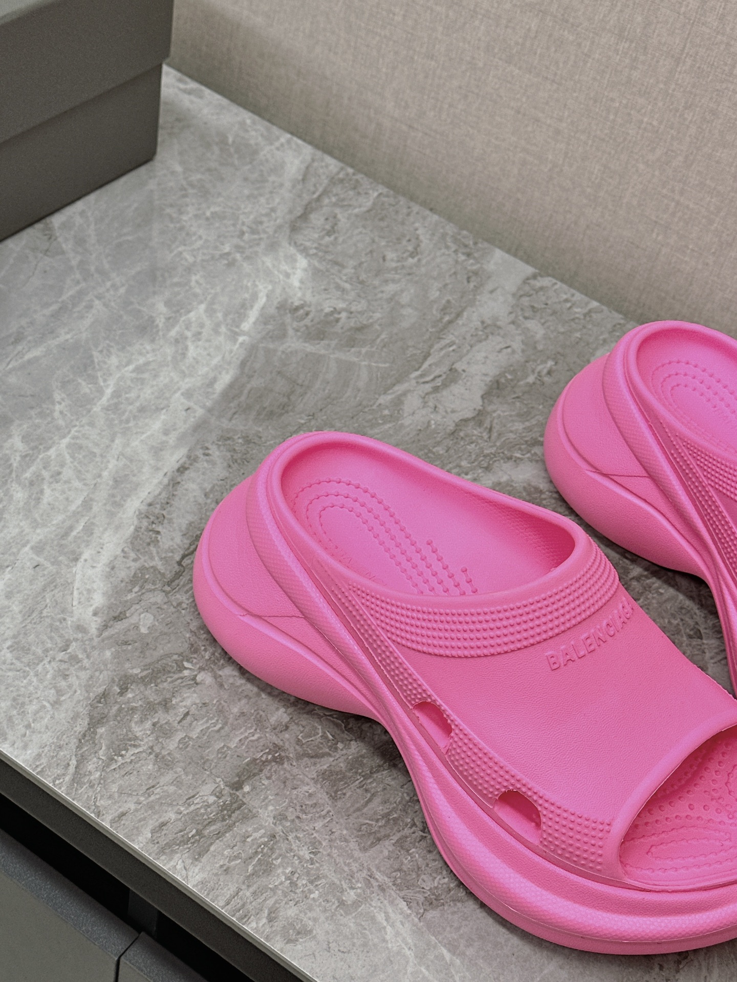 Balenciaga Women's Pool Slide Sandal - Pink Rubber Platform Summer Shoes 8 i1715514843 5648 0