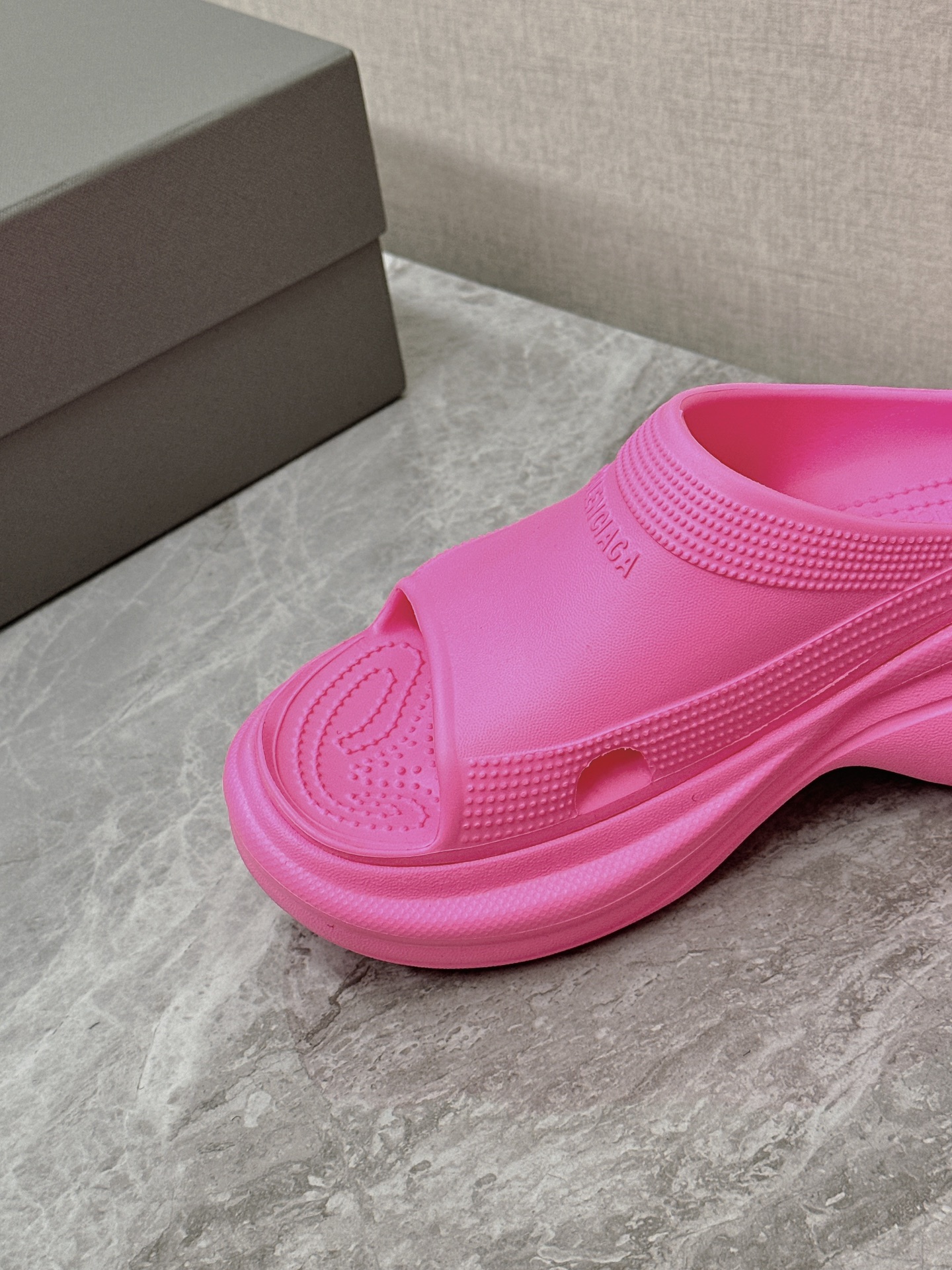 Balenciaga Women's Pool Slide Sandal - Pink Rubber Platform Summer Shoes 7 i1715514843 7817 0