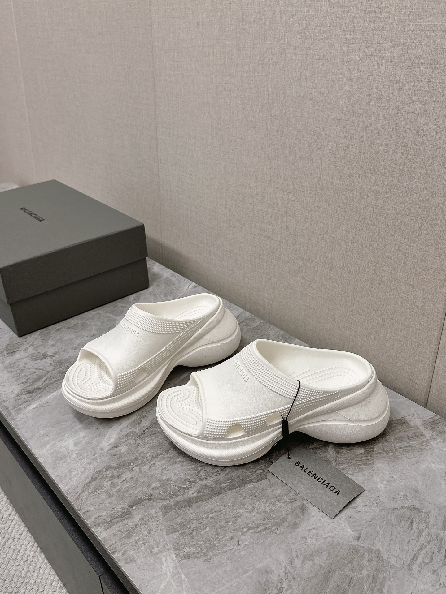 Balenciaga Women's White Rubber Pool Slides Chunky Platform Sandals 2 i1715514844 3977 0