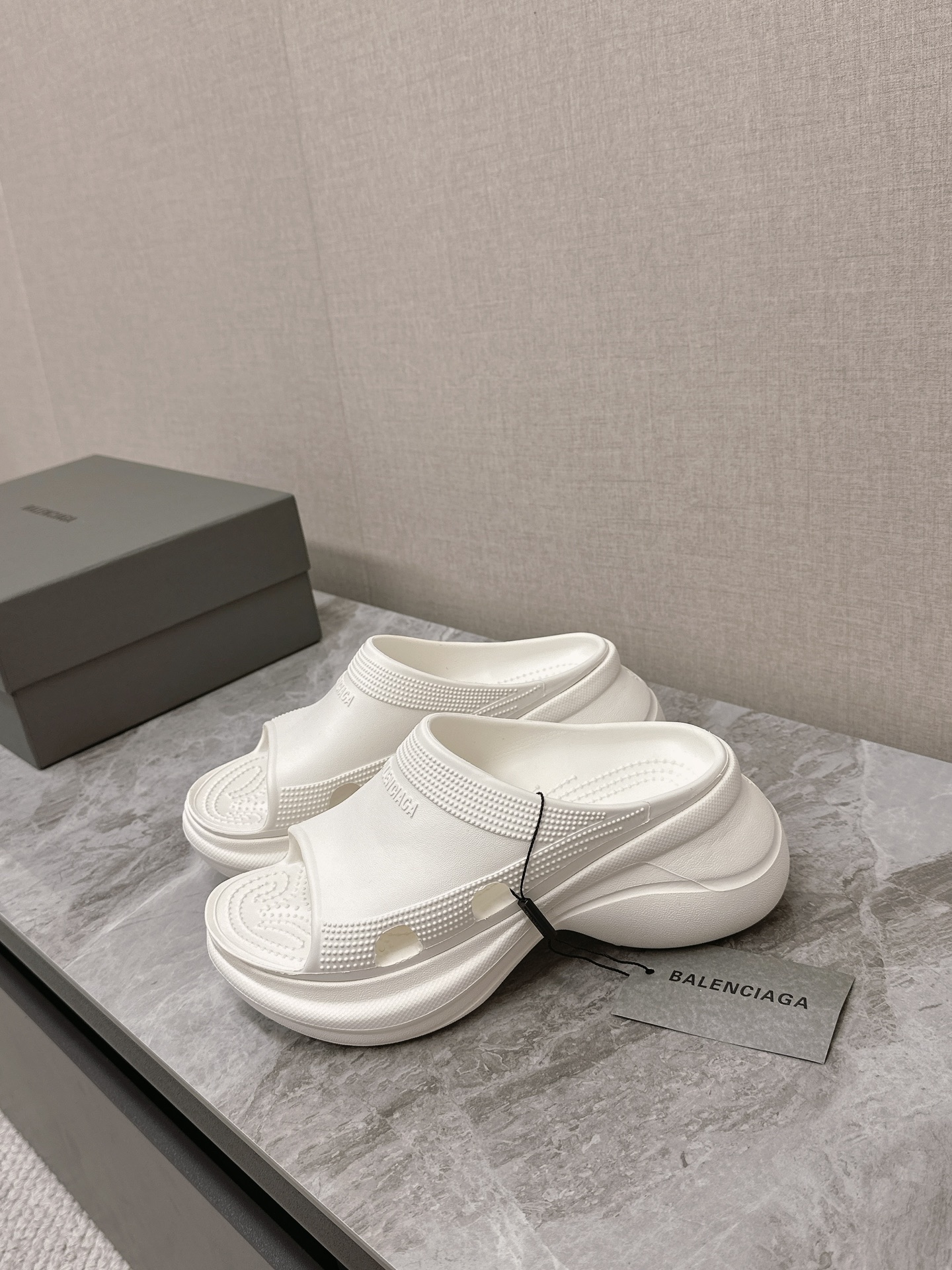 Balenciaga Women's White Rubber Pool Slides Chunky Platform Sandals 5 i1715514844 4231 0