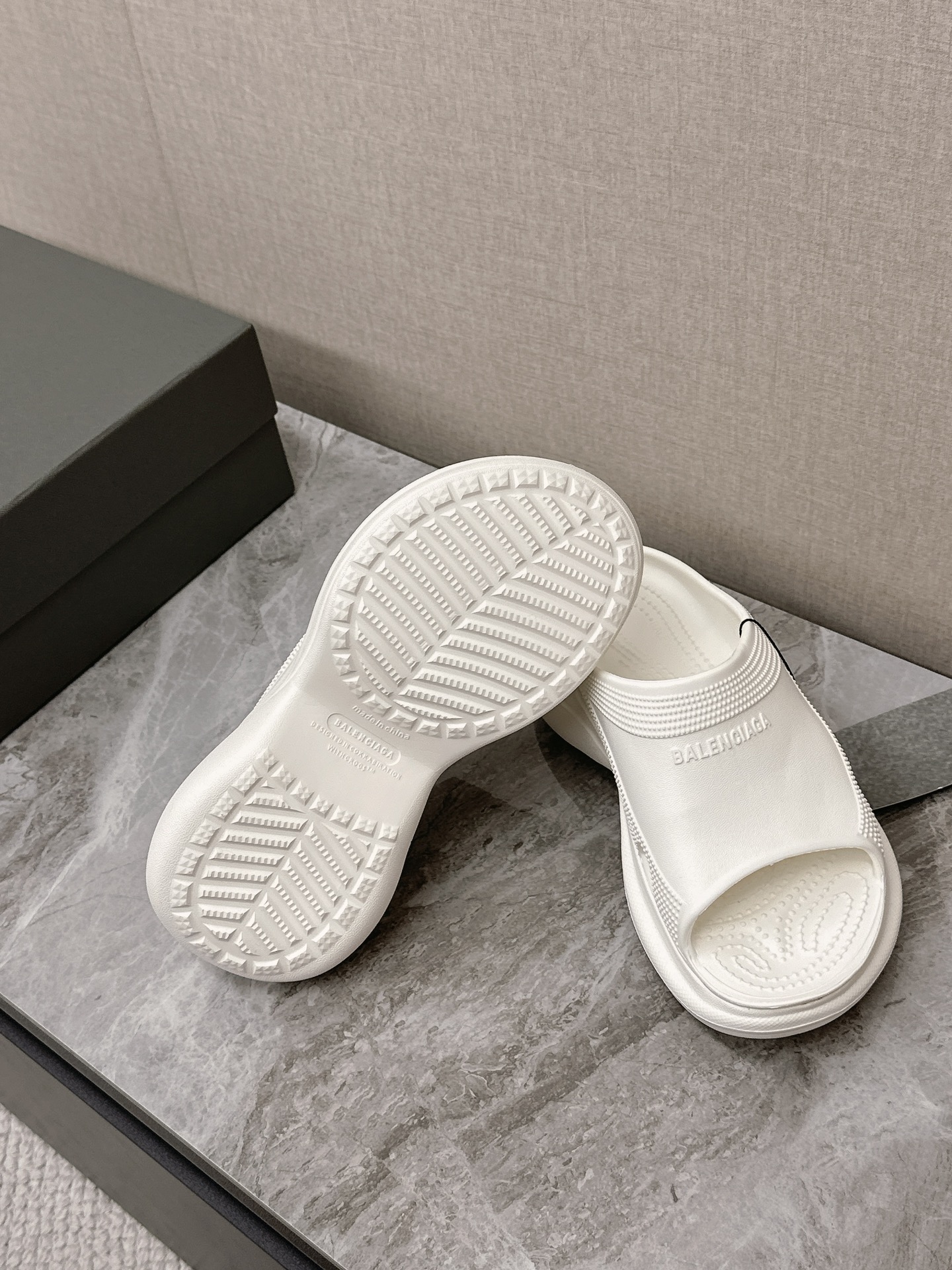 Balenciaga Women's White Rubber Pool Slides Chunky Platform Sandals 10 i1715514844 9876 0