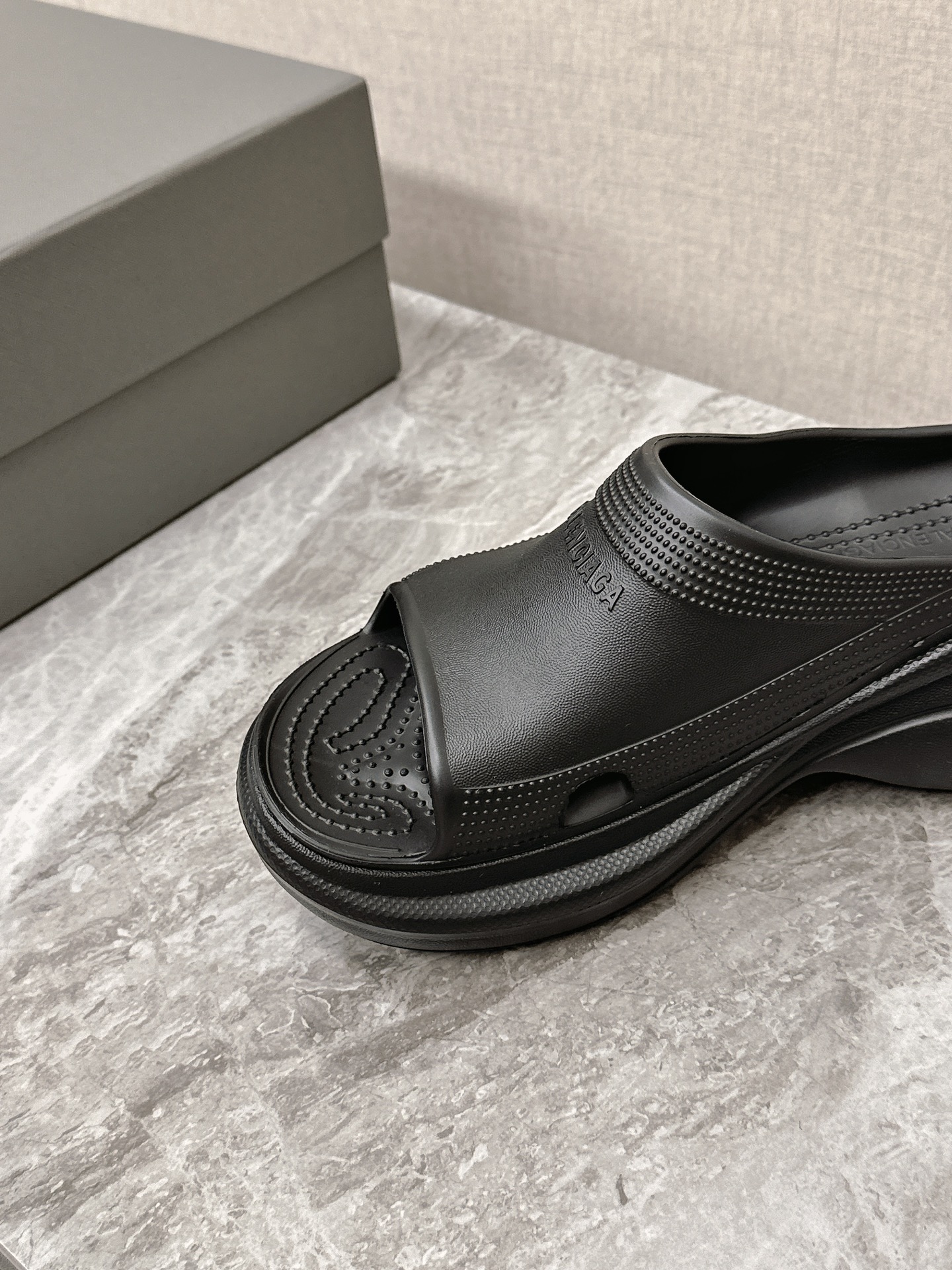 Balenciaga Women's Rubber Sandal Slides Summer, Black, Size 35-40 8 i1715514962 3577 0
