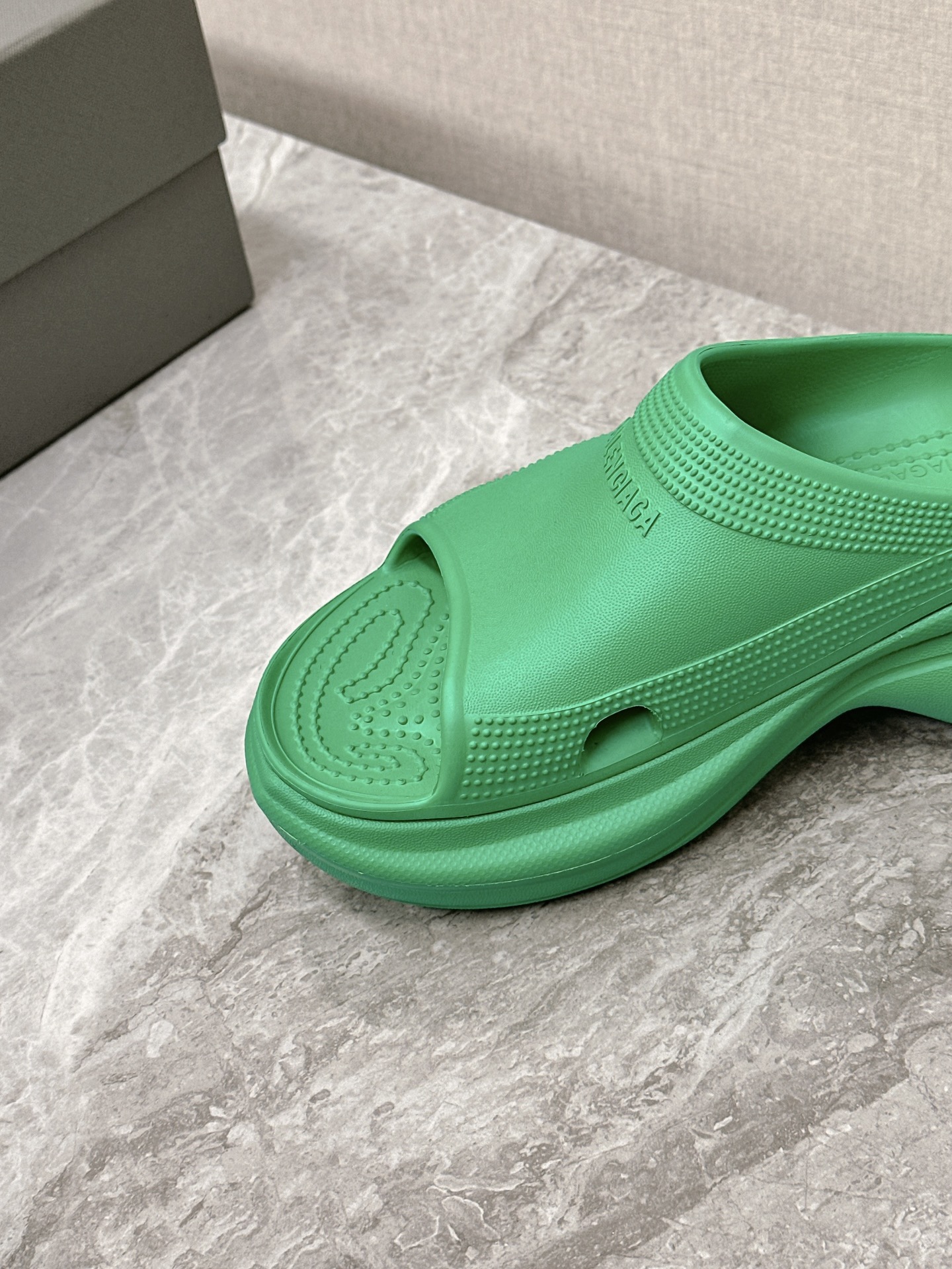 Balenciaga Women's Spring/Summer Green Rubber Molded Slide Sandals 8 i1715515216 3459 0