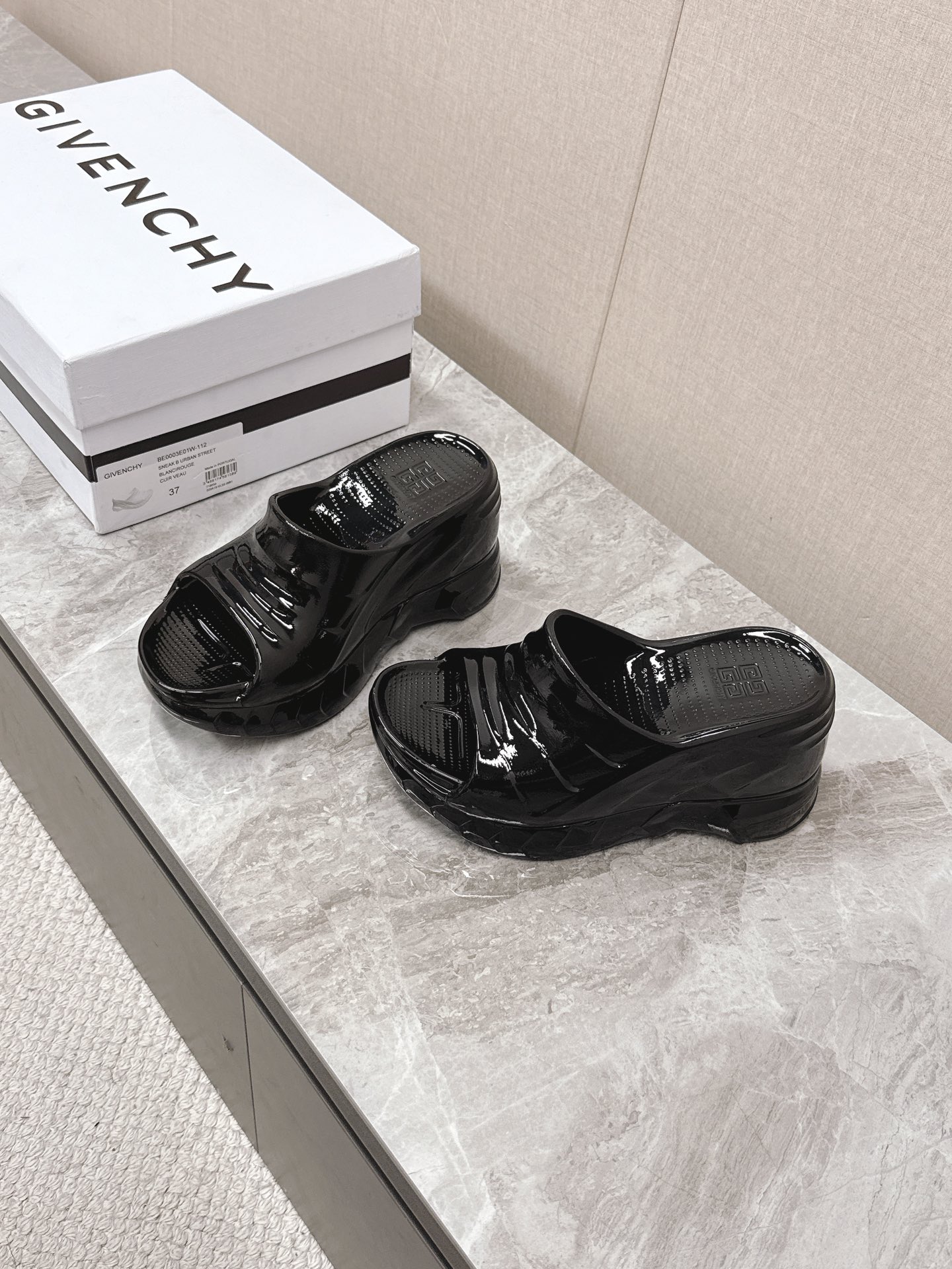 Givenchy Marshmallow Wedge Sandals: Trendy, Comfortable, and Chic 1 Givenchy Marshmallow Wedge Sandals: Trendy, Comfortable, and Chic