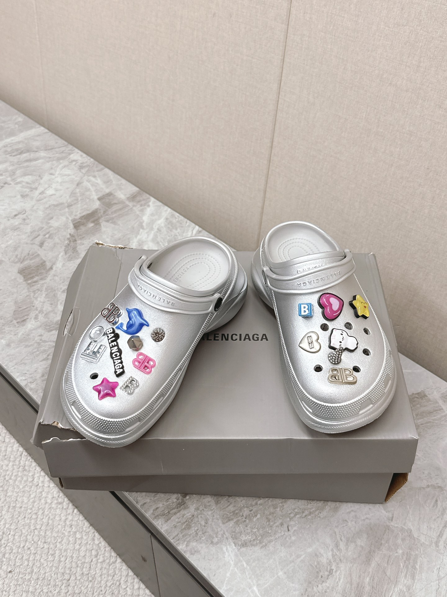 Balenciaga Unisex Rubber Clogs with Decorative Charms - Stylish & Comfortable 6 i1745151031 2496 3