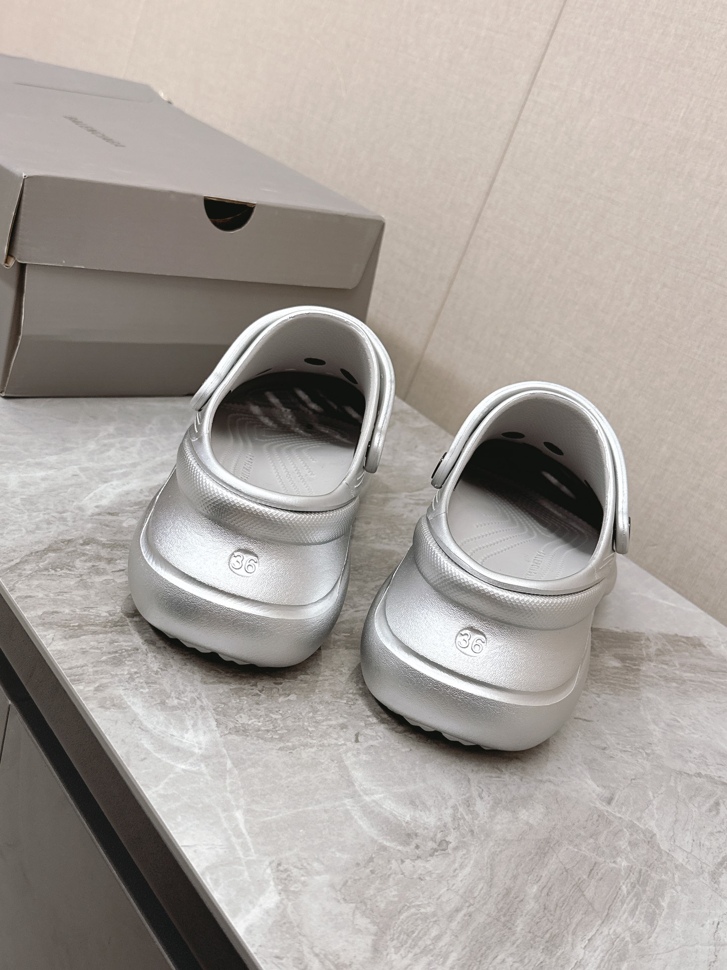 Balenciaga Unisex Rubber Clogs with Decorative Charms - Stylish & Comfortable 10 i1745151031 8068 2