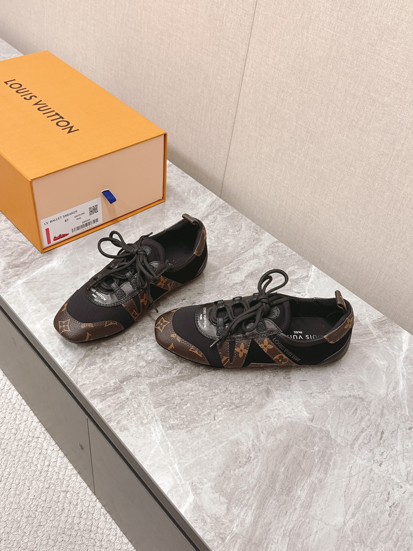 Louis Vuitton Sneakerina Ballet Flat: Lightweight, Comfortable, and Stylish 3 i1745399811 8210 0
