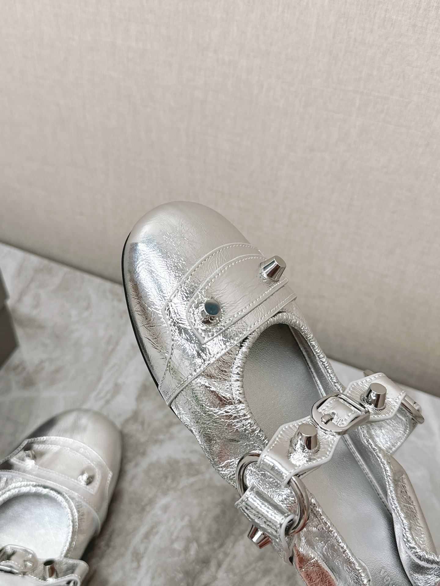 Paris Family 700: Soft Soled Ballet Shoes with Imported Leather and Lightweight Design - 图片 6