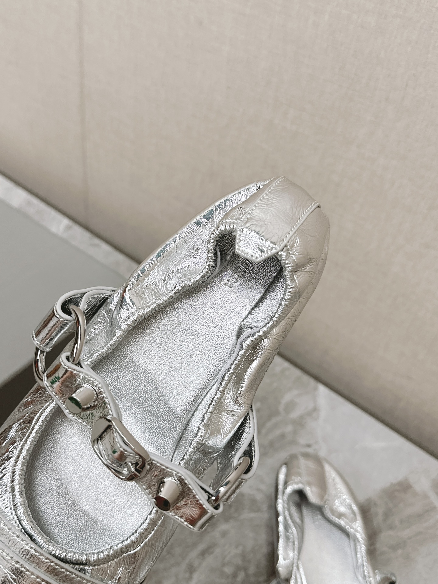 Paris Family 700: Soft Soled Ballet Shoes with Imported Leather and Lightweight Design - 图片 7