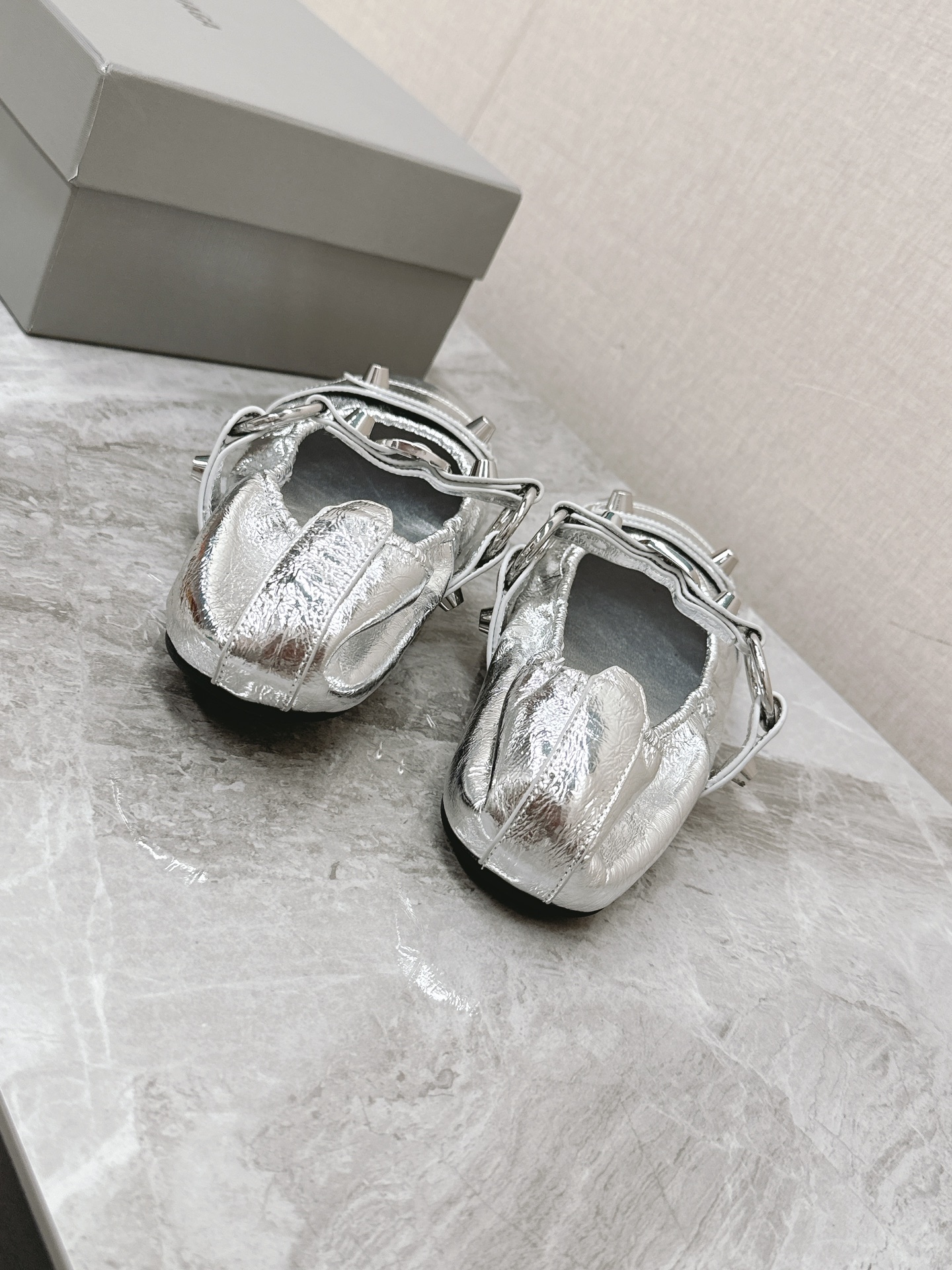 Paris Family 700: Soft Soled Ballet Shoes with Imported Leather and Lightweight Design - 图片 9