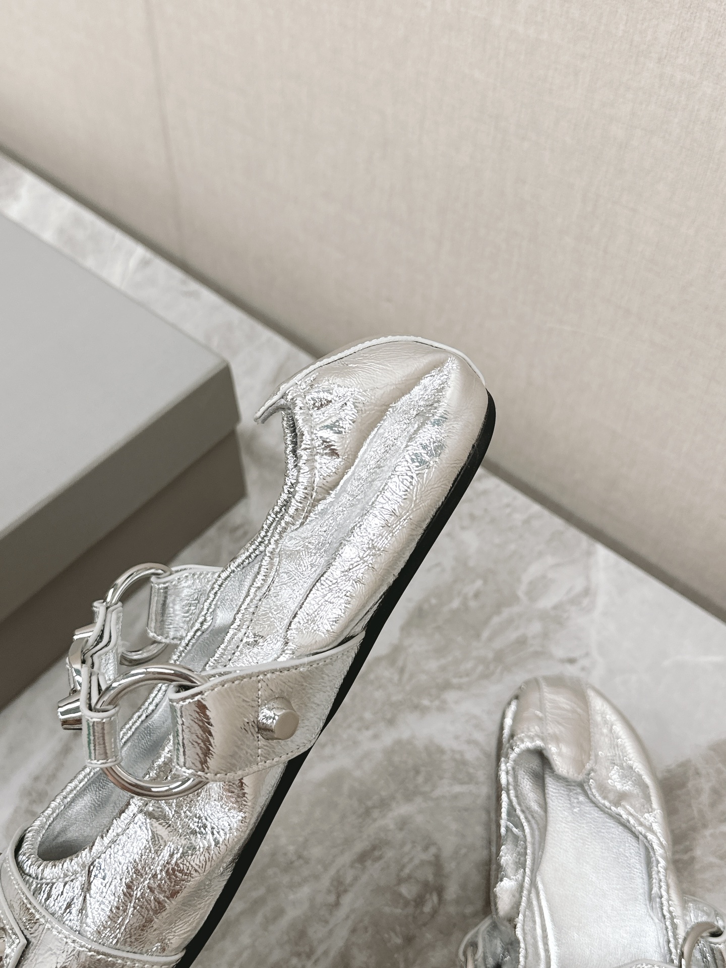 Paris Family 700: Soft Soled Ballet Shoes with Imported Leather and Lightweight Design - 图片 8