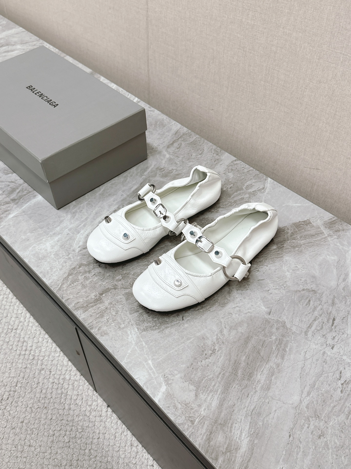 Paris Family 700 Ballet Shoes: Soft Soles, Premium Materials, Lightweight Design - 图片 1