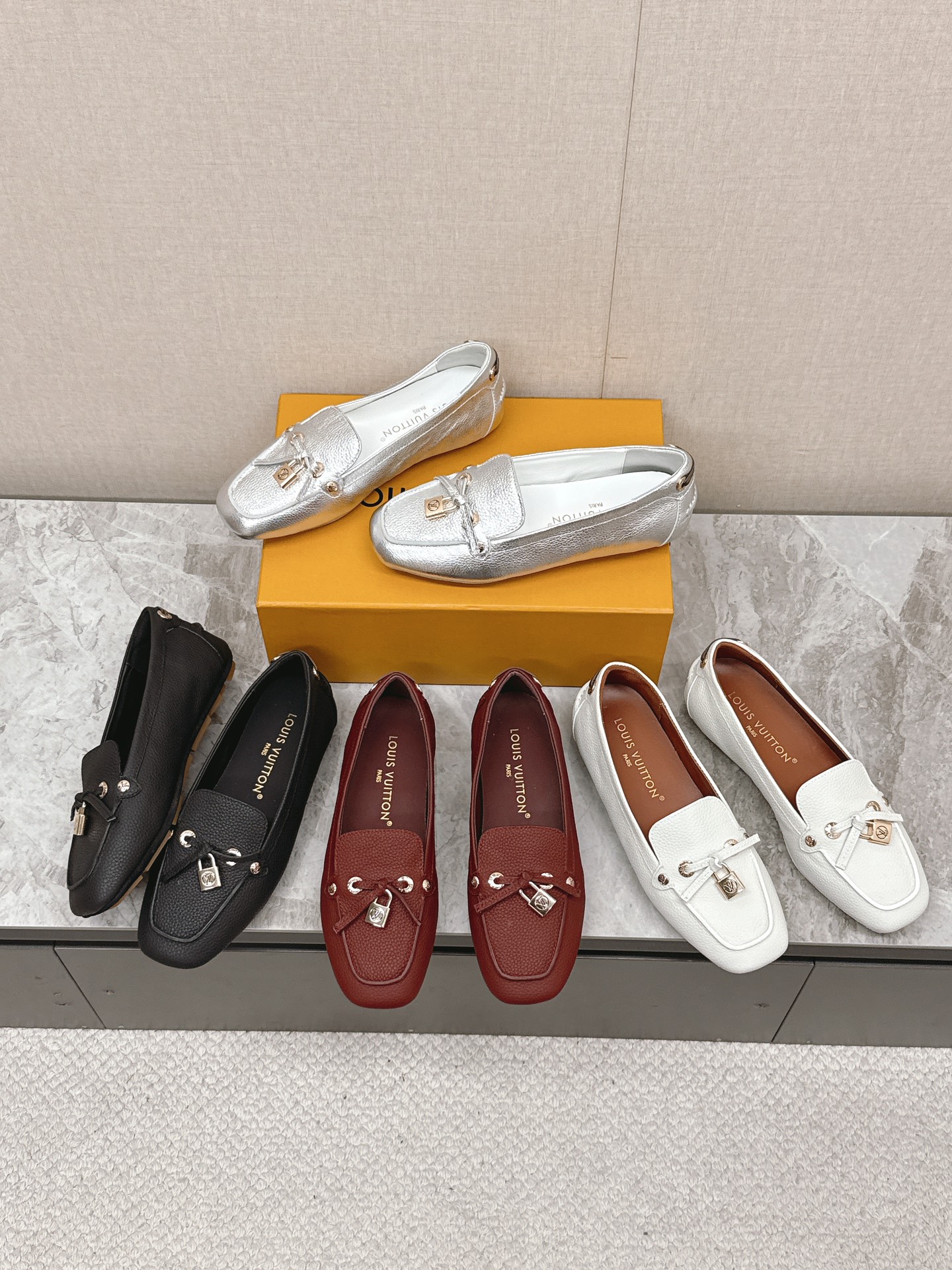 NO:352280,The counter is synchronized ~ equipped with airplane boxes ~,19860909专柜同步～配飞机盒～,,Men's shoes
