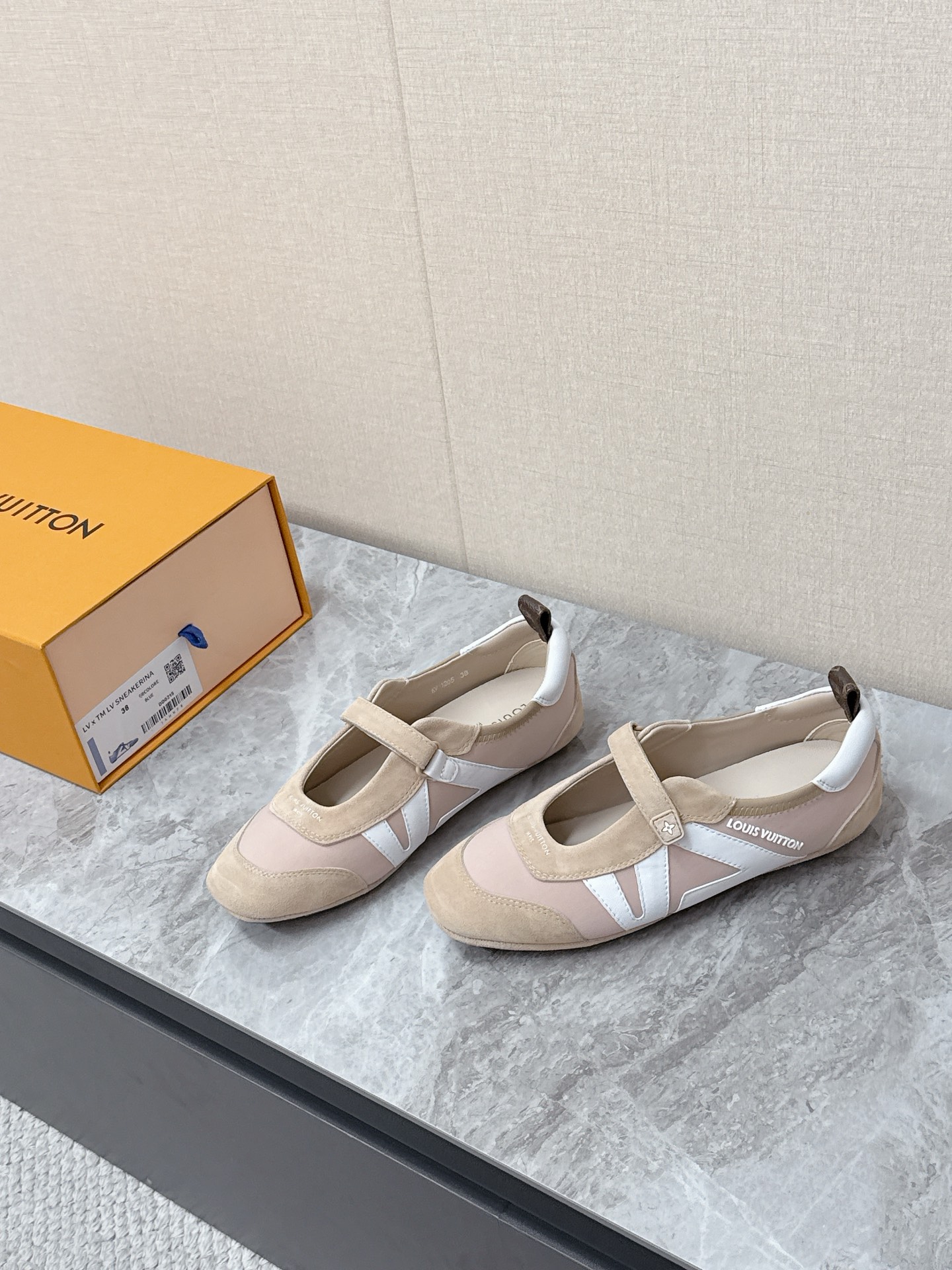 LV Style Leather Women's Shoes Lookbook Reference image 2