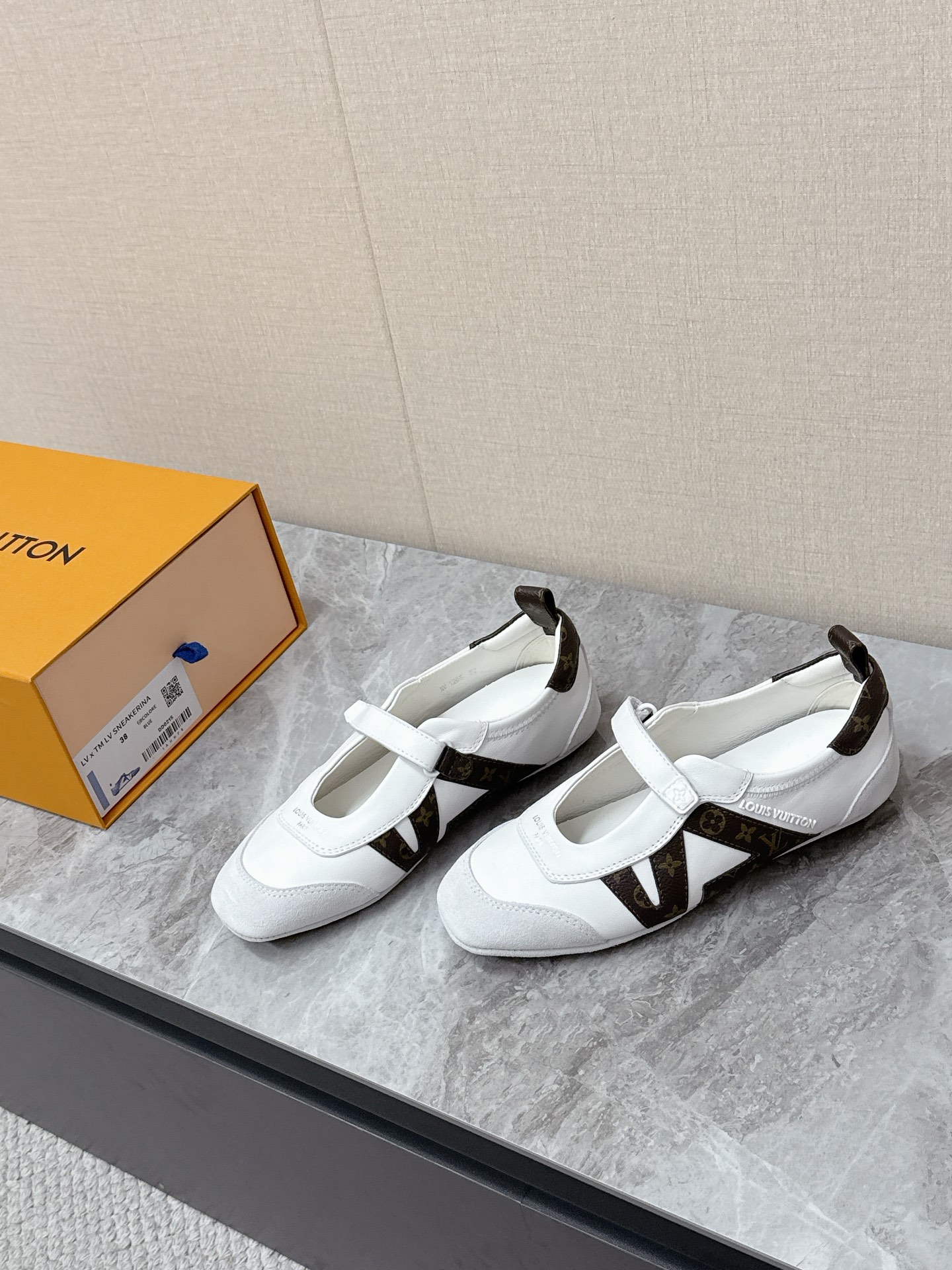 LV Style Leather Women's Shoes Lookbook Reference image 2